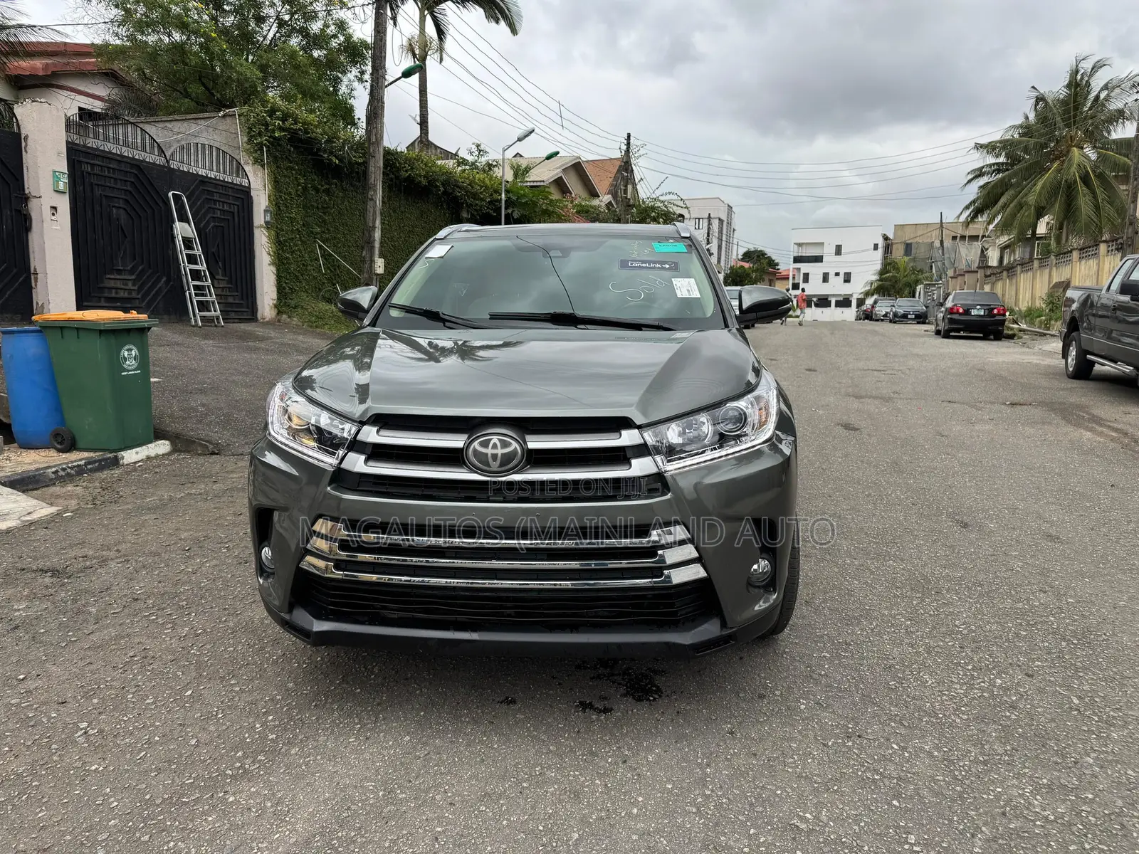 Toyota Highlander XLE 4x4 V6 (3.5L 6cyl 8A) 2017 Green