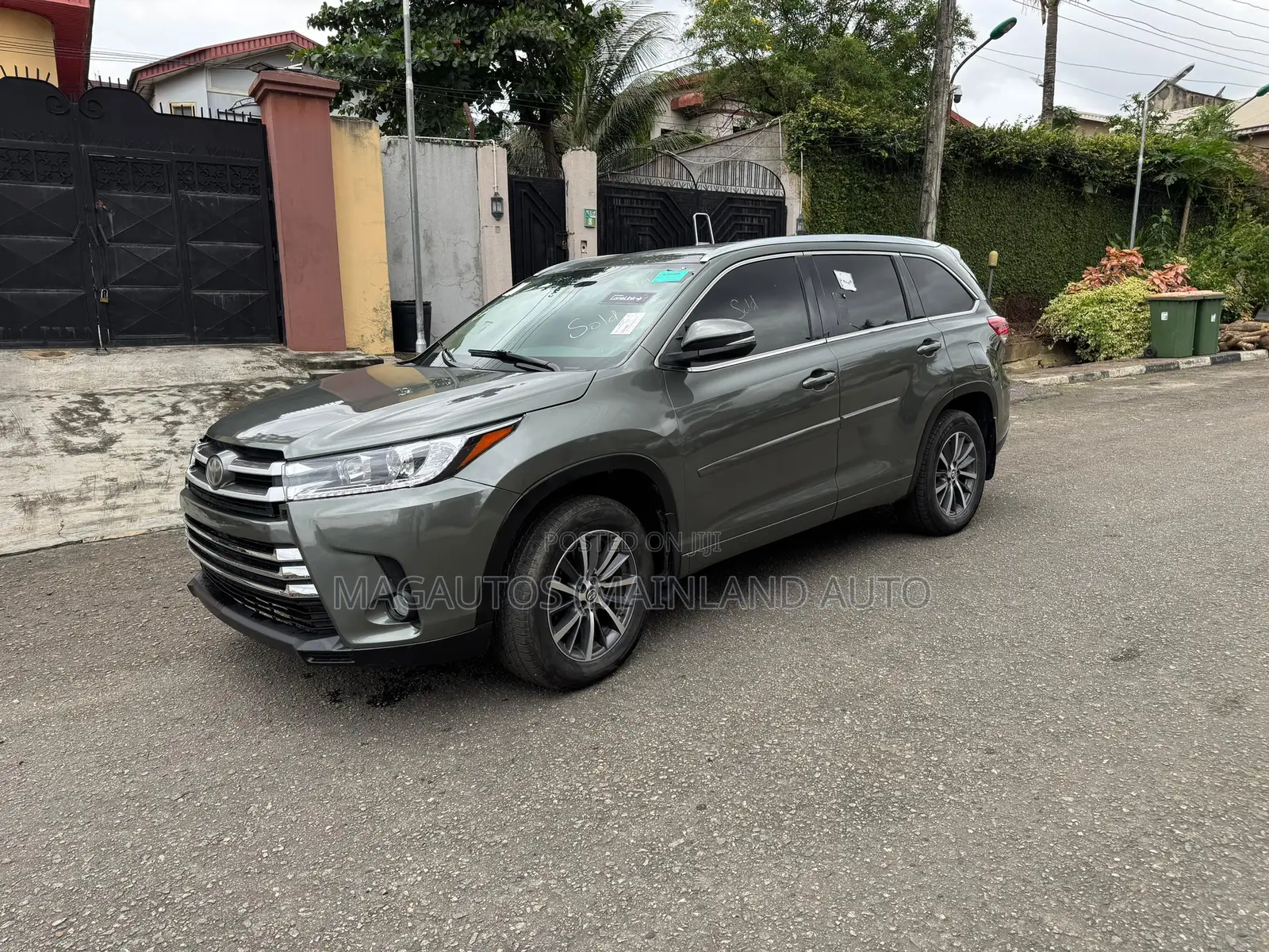 Toyota Highlander XLE 4x4 V6 (3.5L 6cyl 8A) 2017 Green