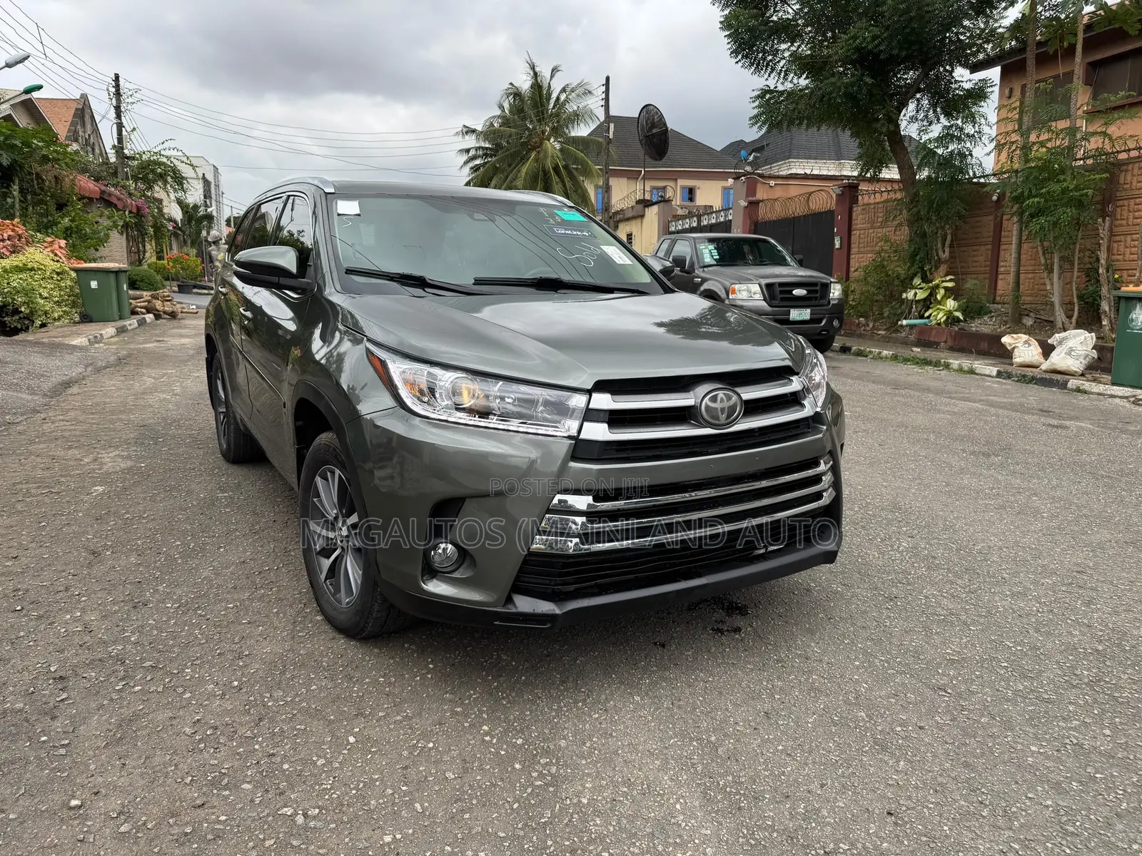 Toyota Highlander XLE 4x4 V6 (3.5L 6cyl 8A) 2017 Green