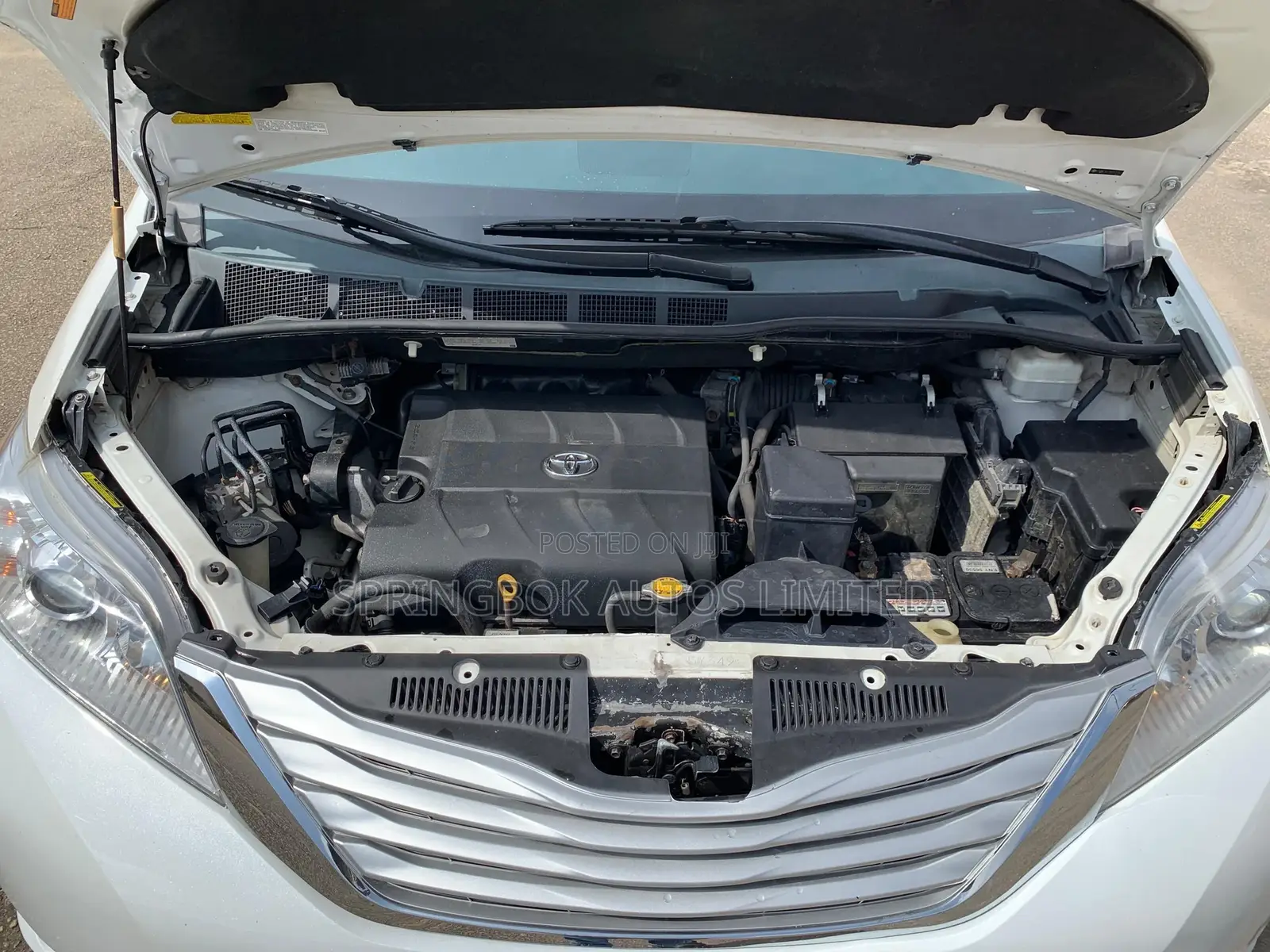 Toyota Sienna Limited 7 Passenger 2011 White