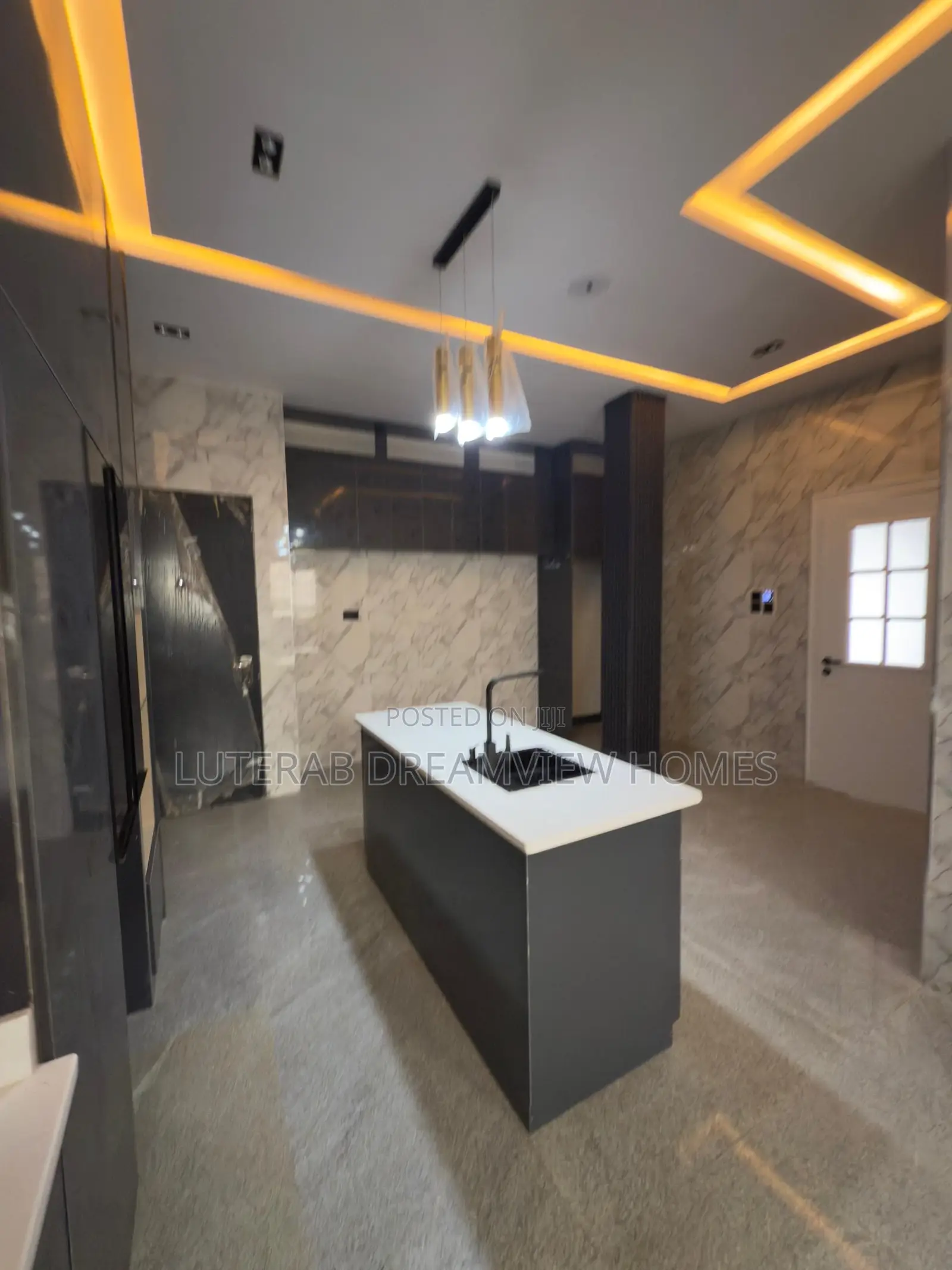 7bdrm Duplex in Asokoro for sale