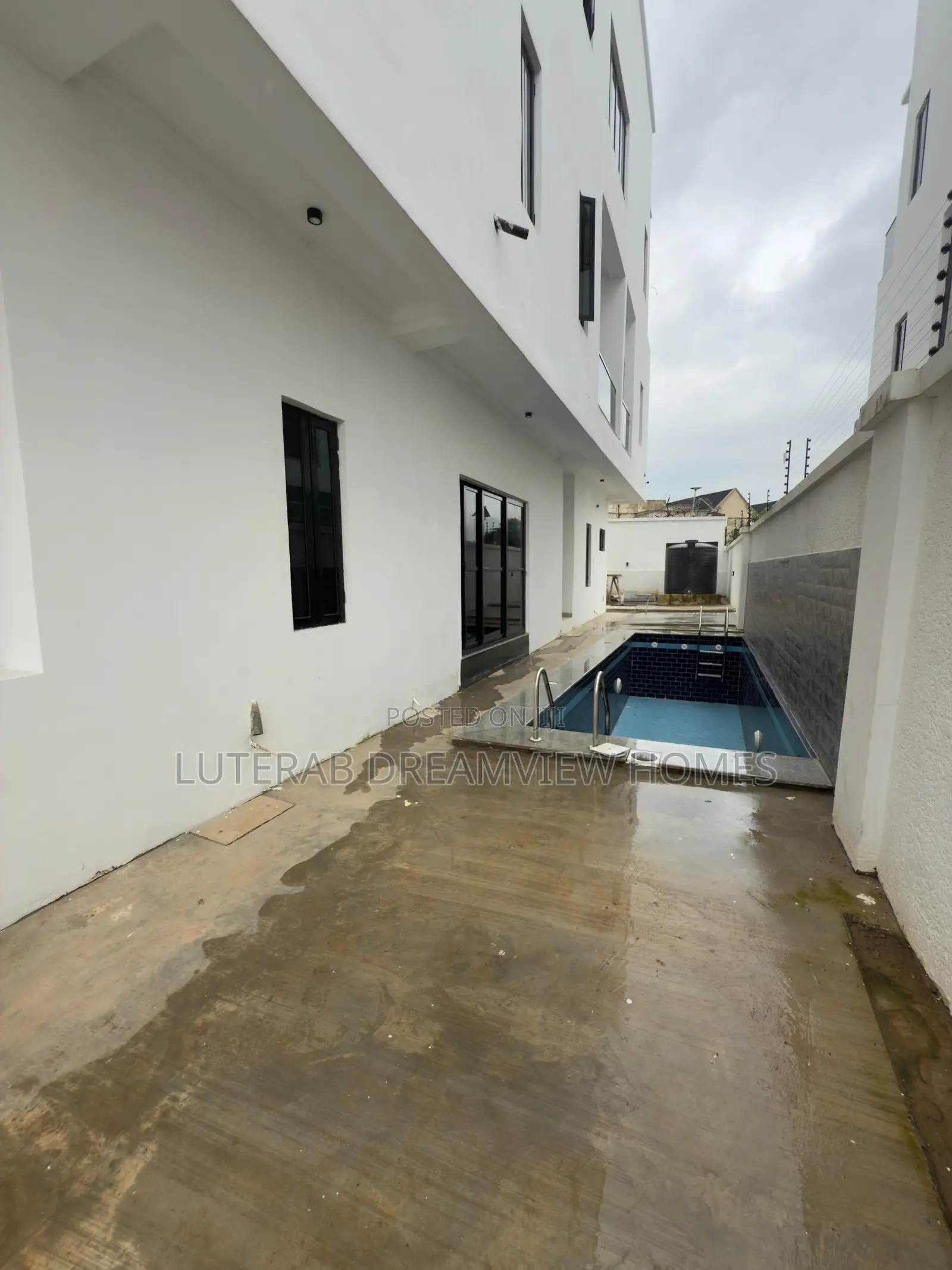 7bdrm Duplex in Asokoro for sale