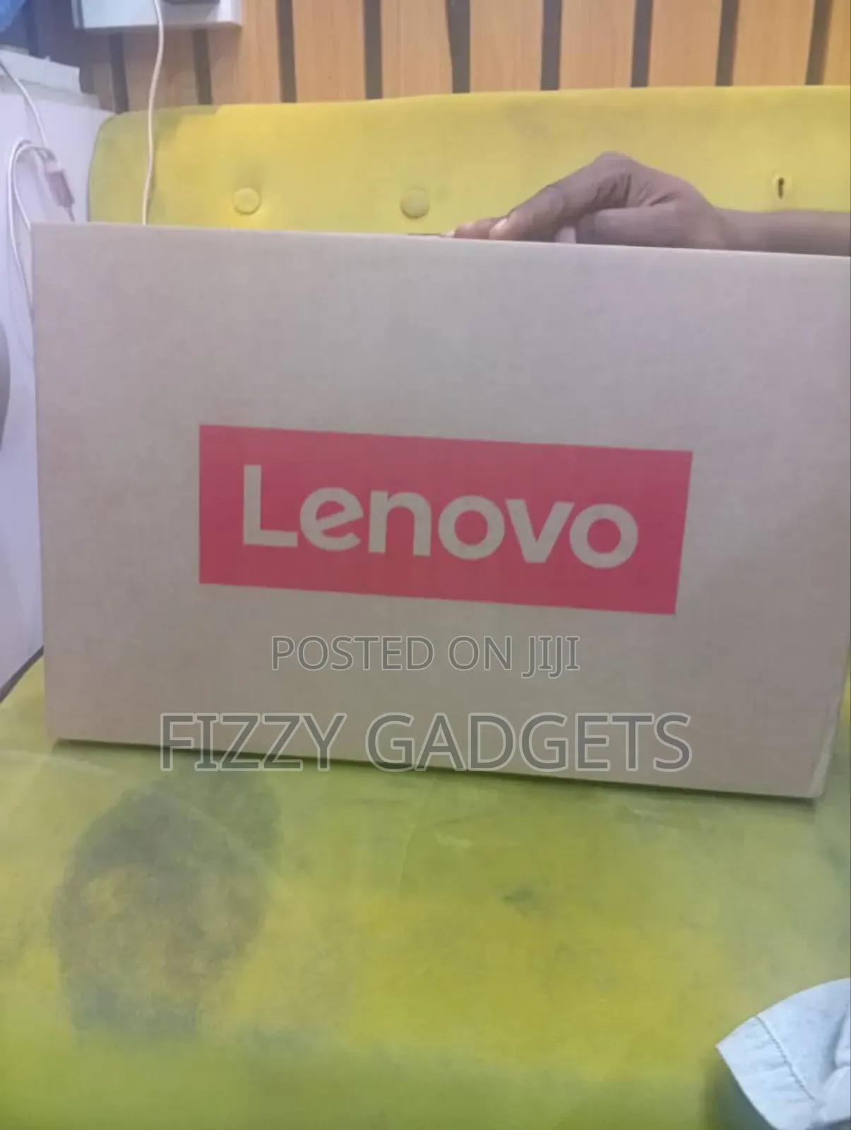 New Laptop Lenovo V14 G4 IRU 8GB Intel Core i3 SSD 256GB