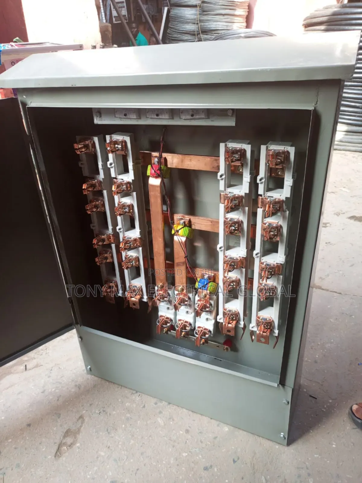400arms 
Feeder Pillar
 Copper