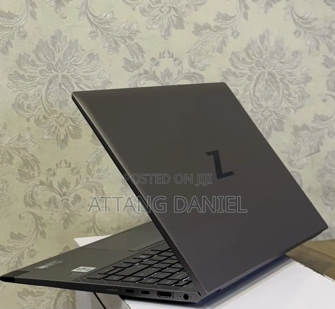 Laptop HP ZBook Firefly 14 G7 8GB Intel Core I7 SSD 256GB