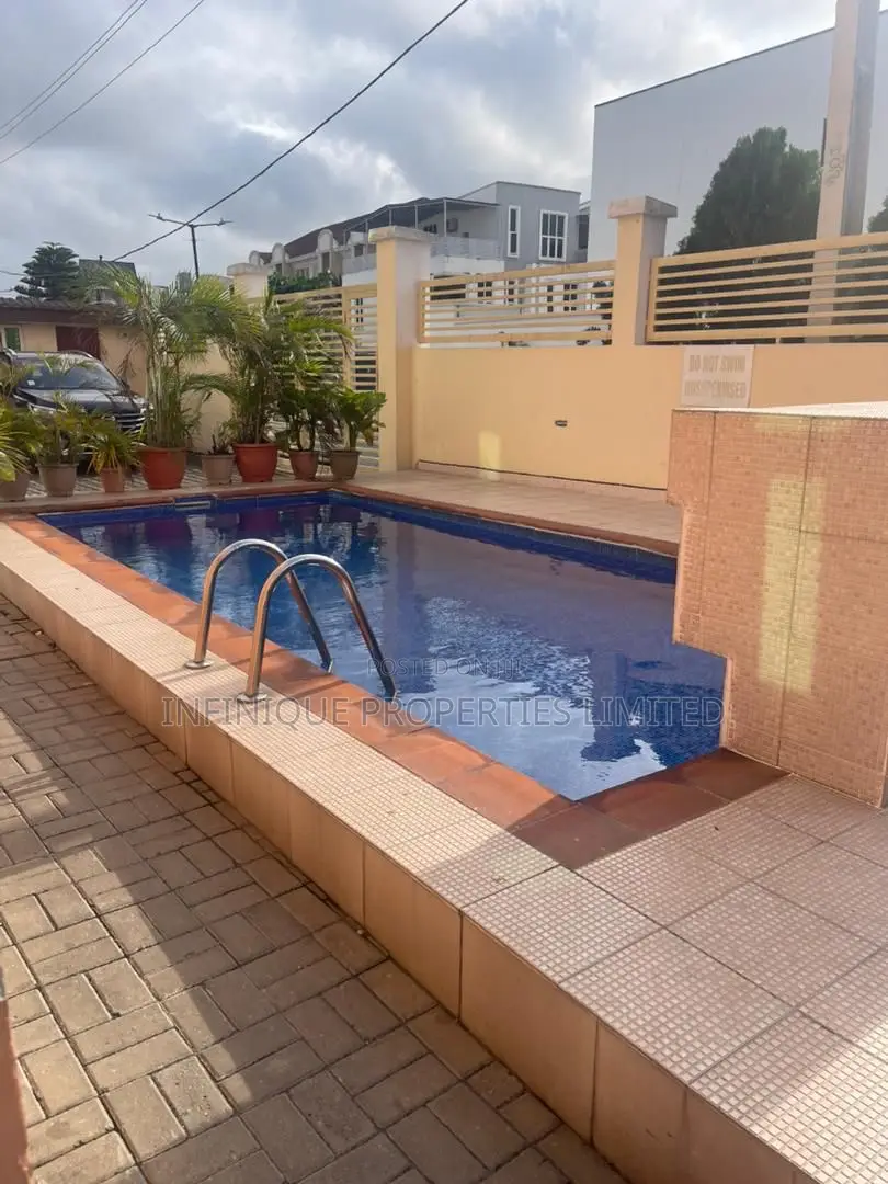 4bdrm Maisonette in Lekki for rent