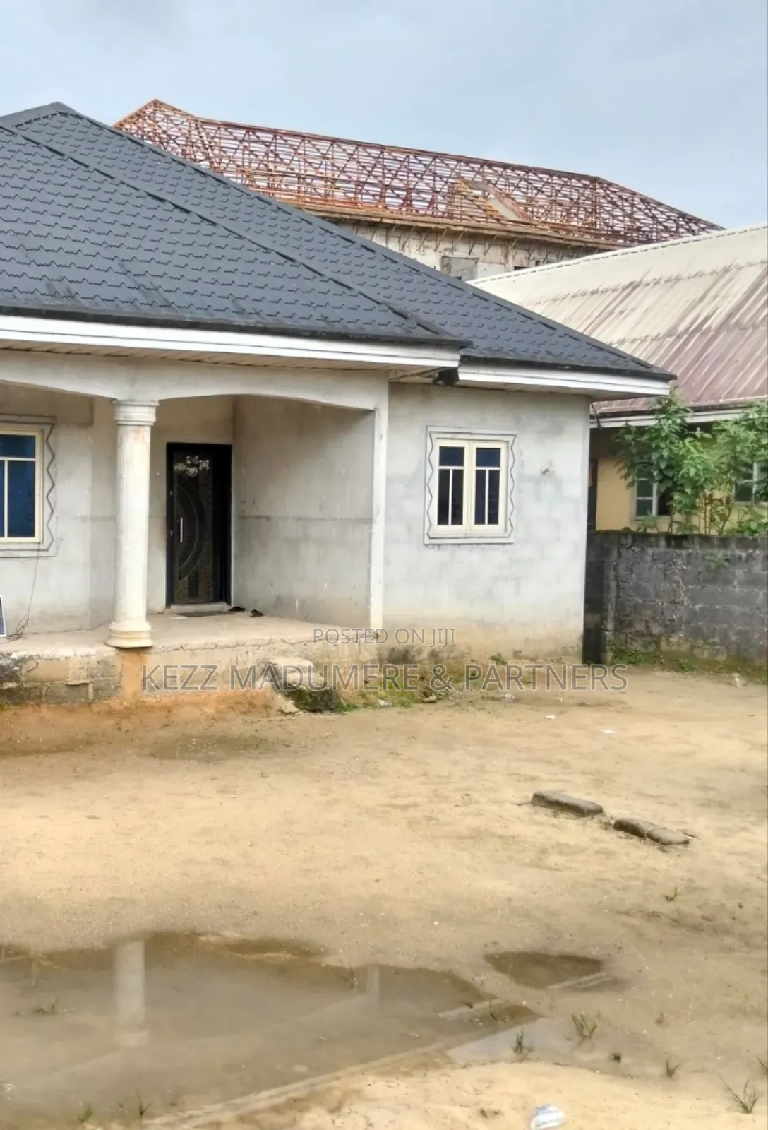 3bdrm Bungalow in Eneka Road, By 114 ,, Port-Harcourt for sale