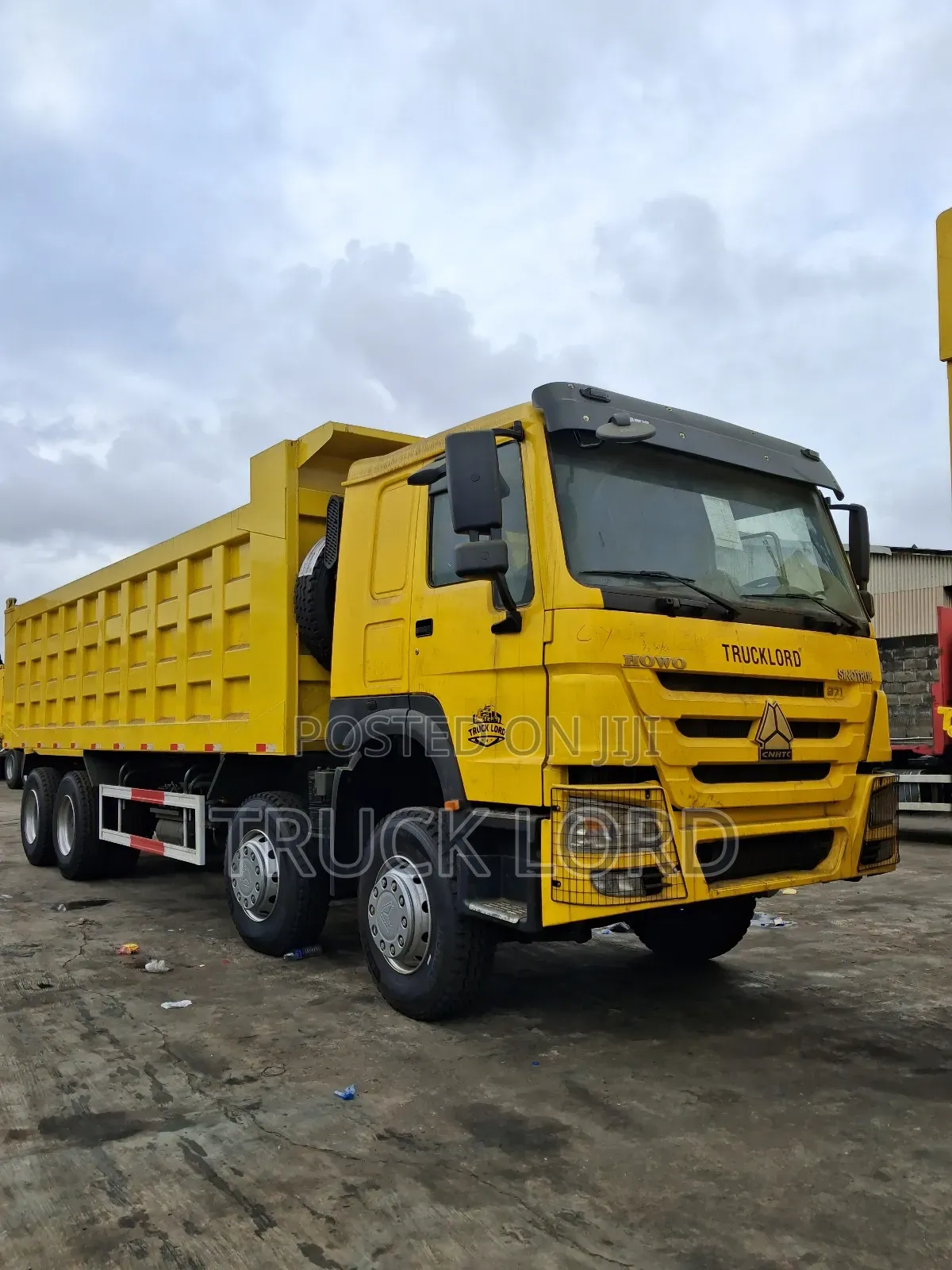 Howo 12 Tires Trucks