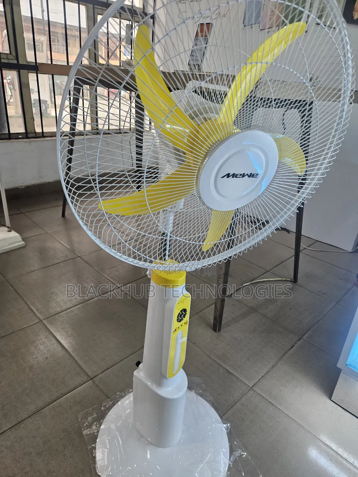 Mewe Rechargeable Standing Fan 18 Inches Blade With Free Solar Panel