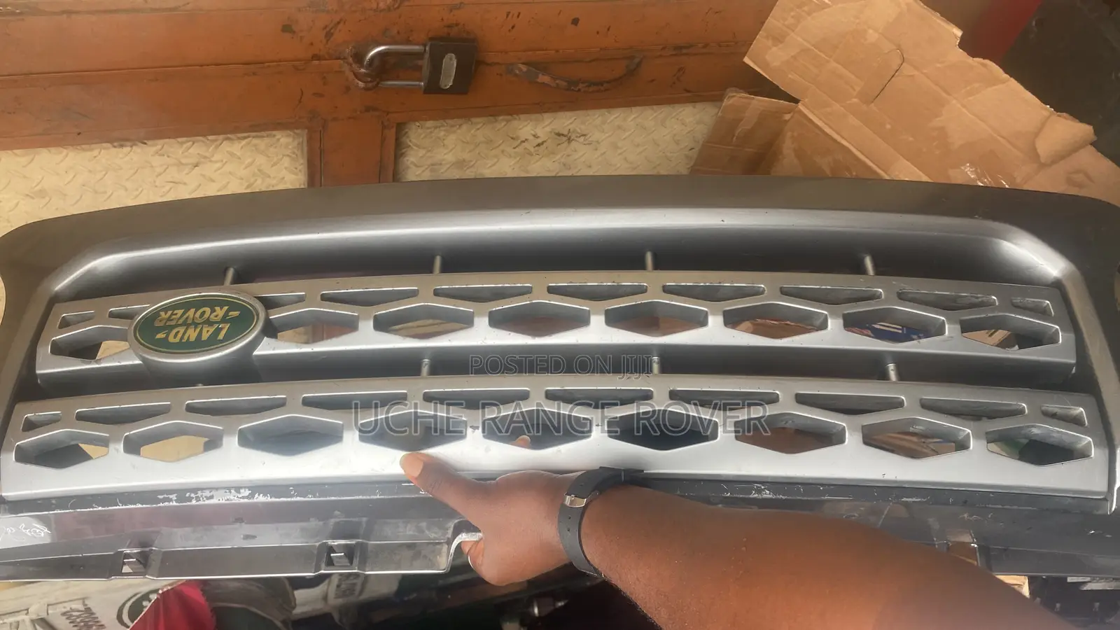 Land Rover Lr4 Front Grill