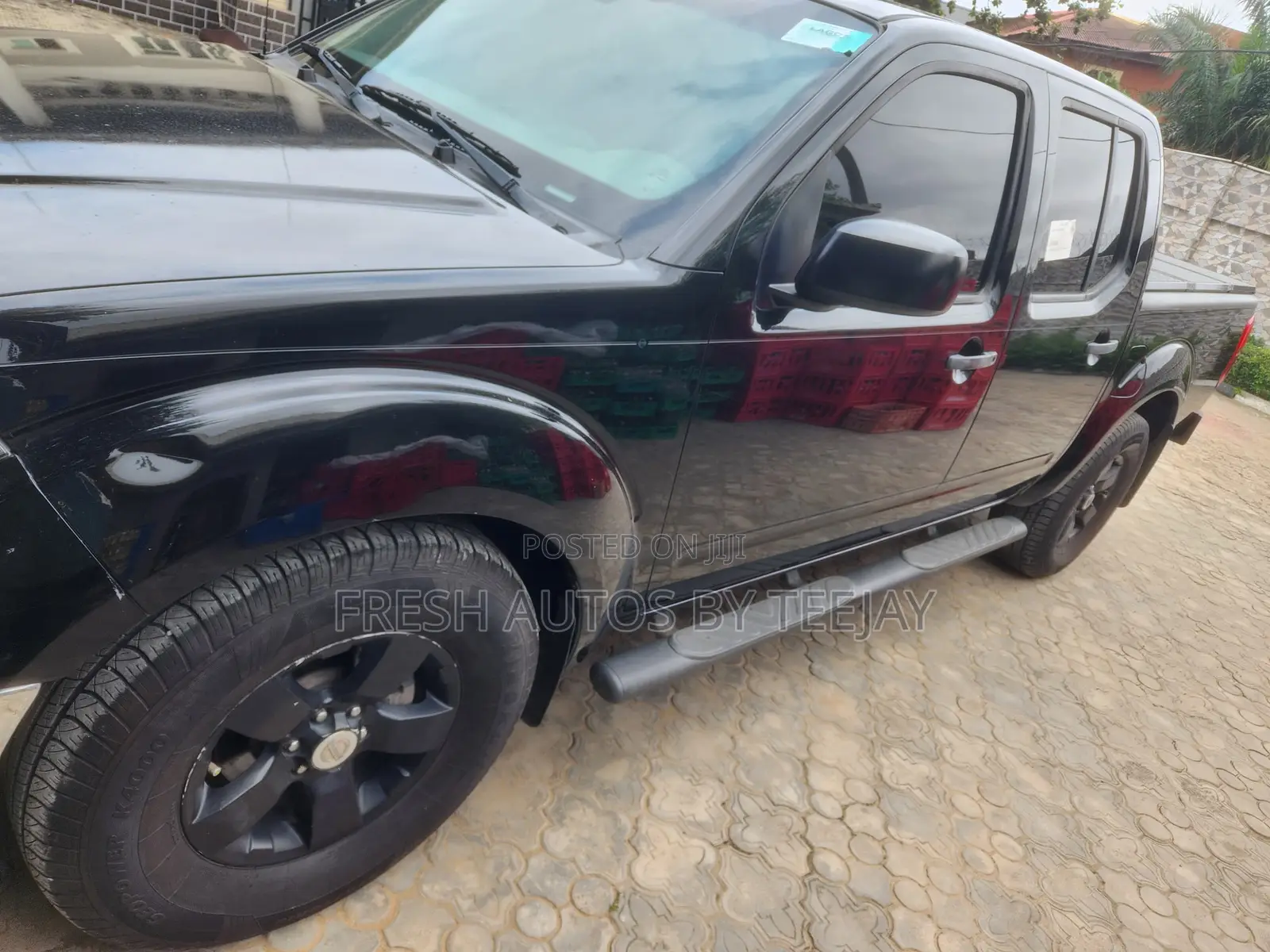 Nissan Frontier Crew Cab SE 4x4 2011 Black