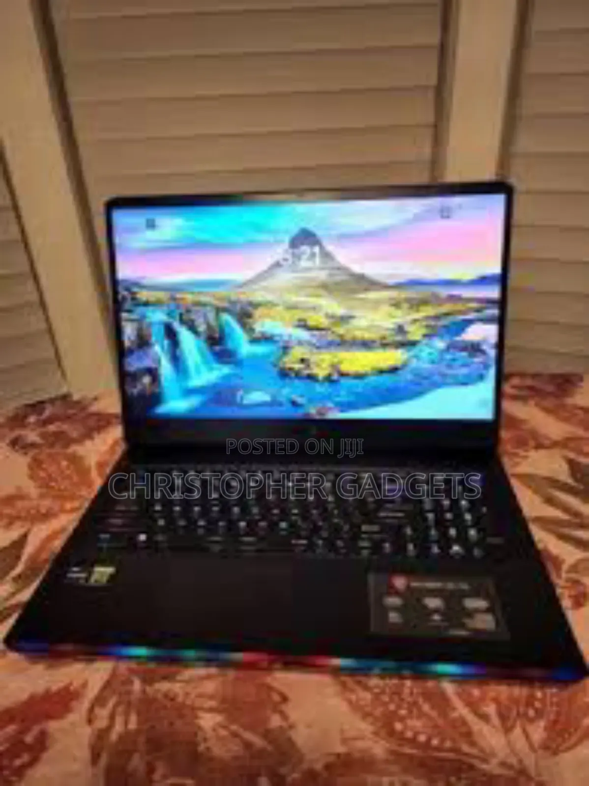 Laptop MSI Raider GE76 12UGS 32GB Intel Core I9 SSD 1T
