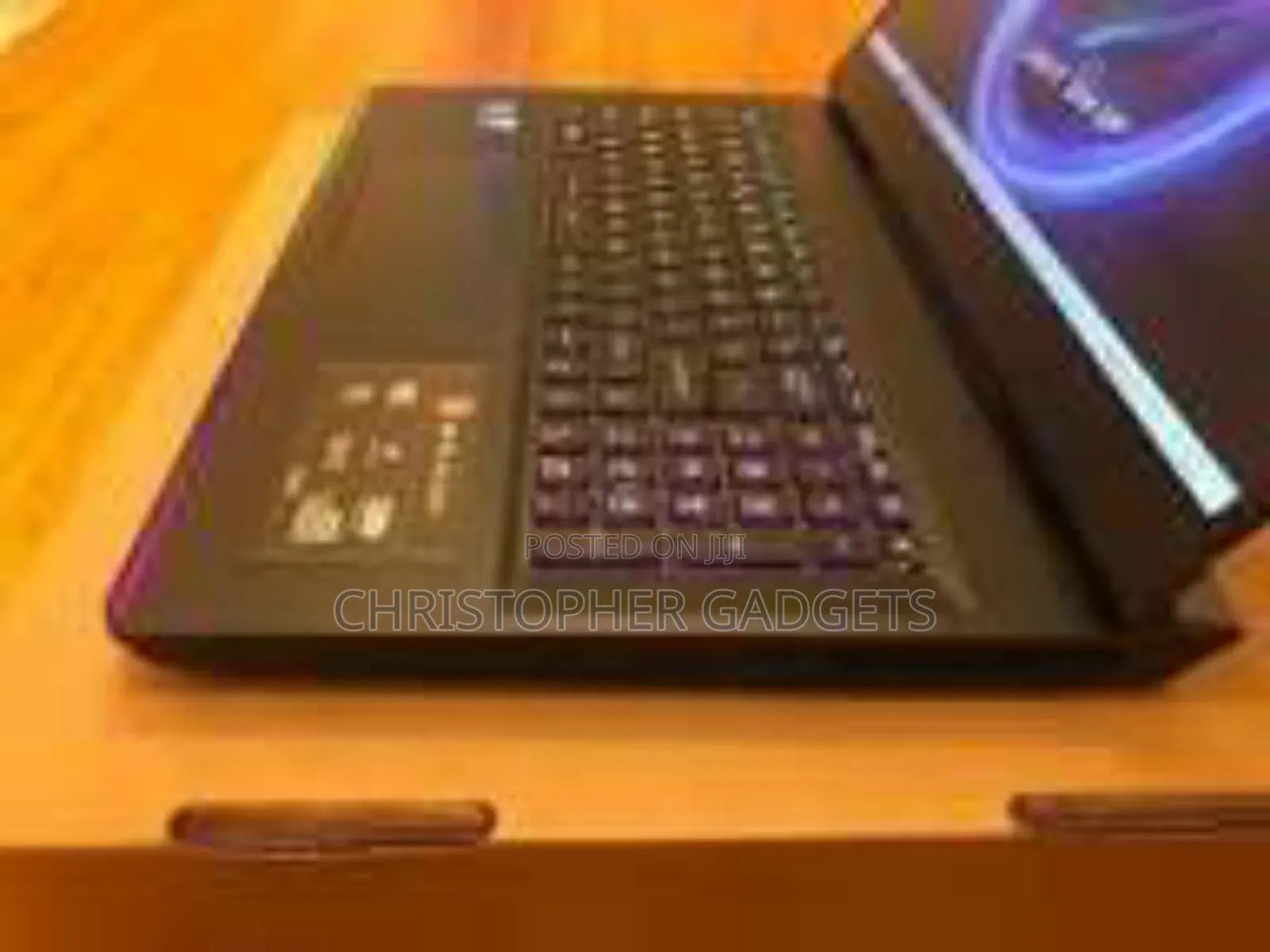 Laptop MSI Raider GE76 12UGS 32GB Intel Core I9 SSD 1T