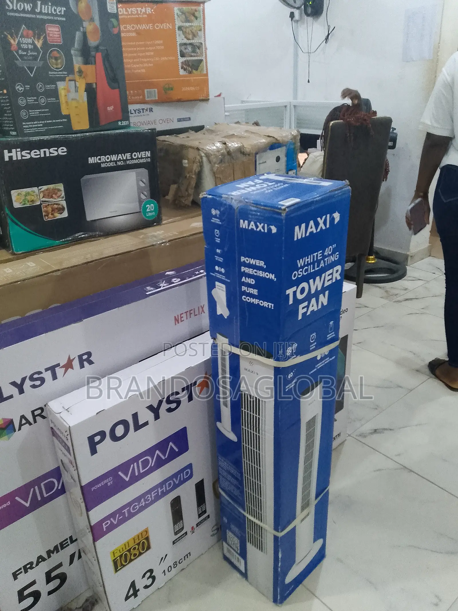 Maxi Fan With Wide Angle Air Distribution
