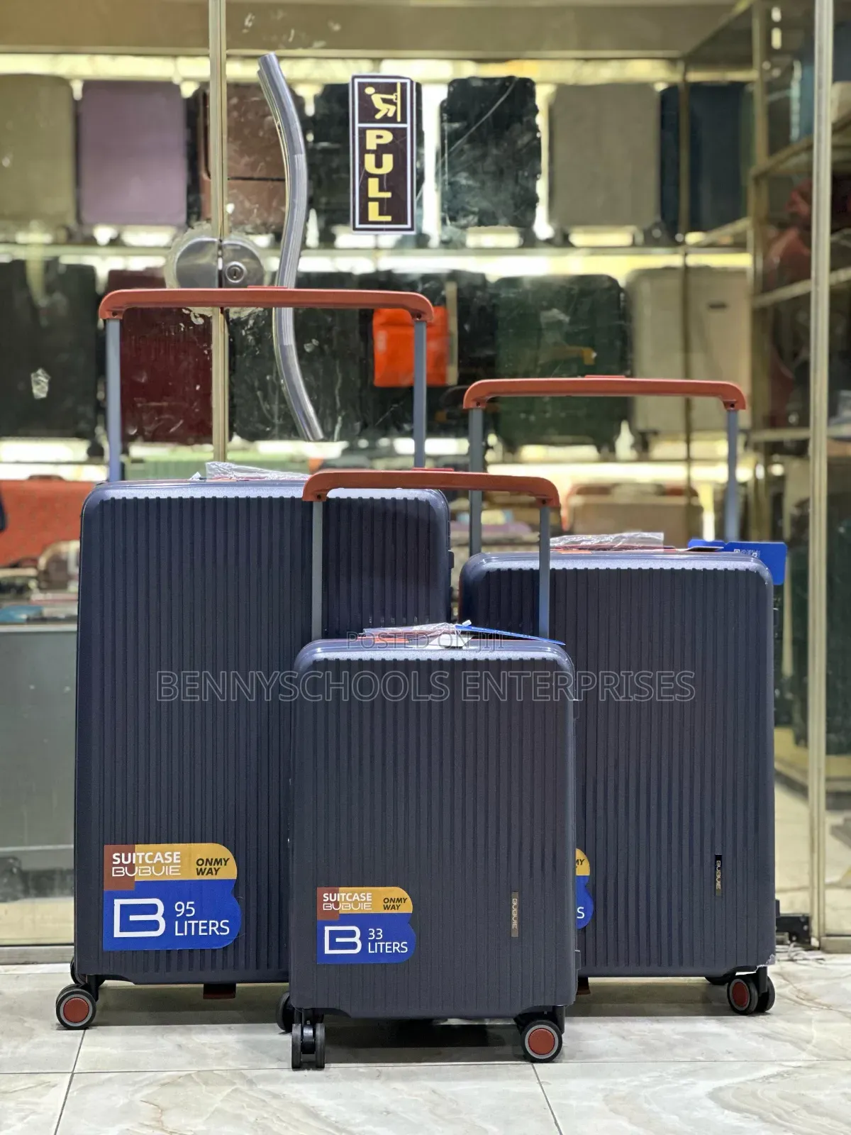 Set of 3 Black With Green Wide Pole Luxury Travelling Luggage Boxes