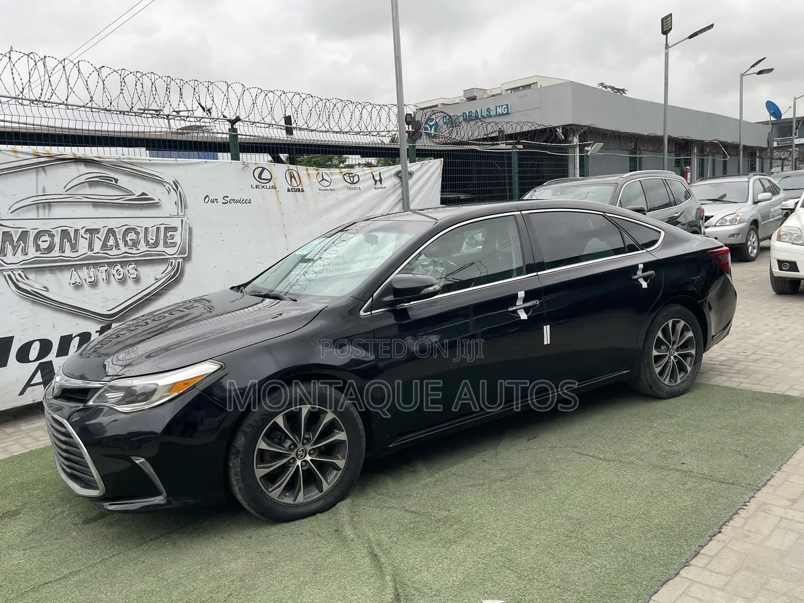 Toyota Avalon XLE FWDSedan (3.6L 6cyl 6A) 2016 Black