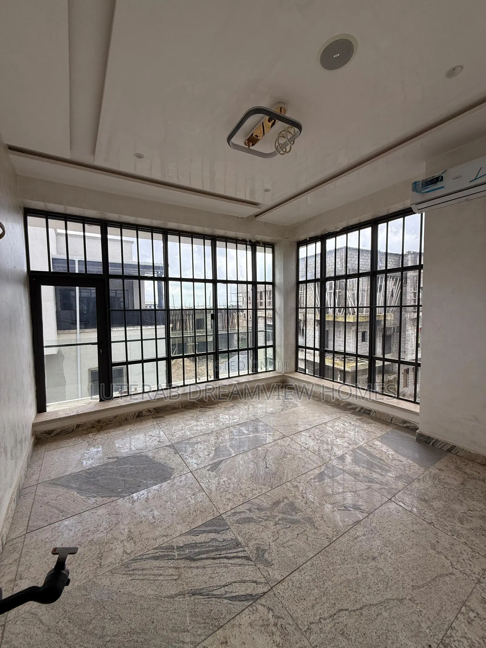 6bdrm Duplex in Gaduwa for sale