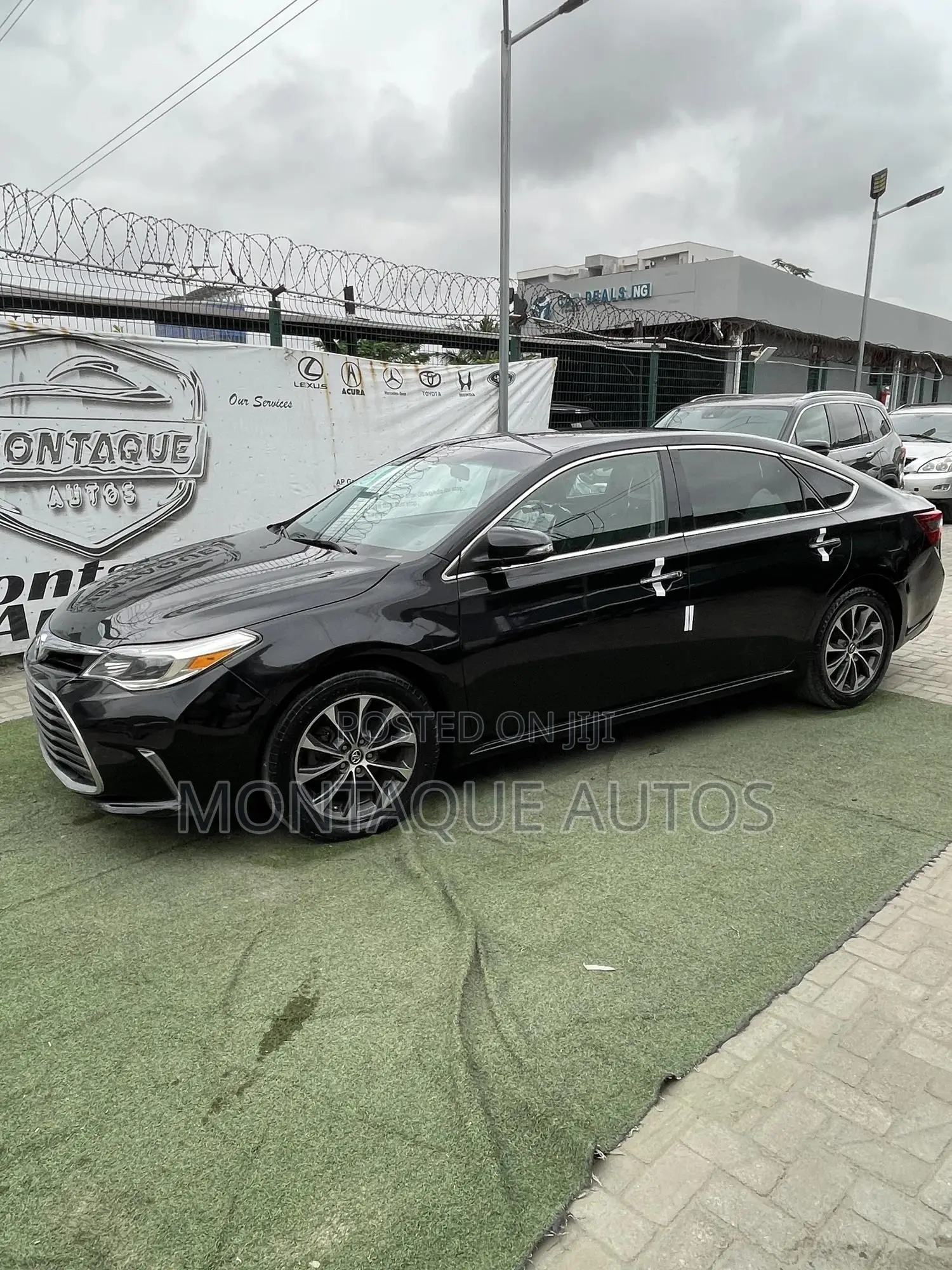 Toyota Avalon XLE FWDSedan (3.6L 6cyl 6A) 2016 Black