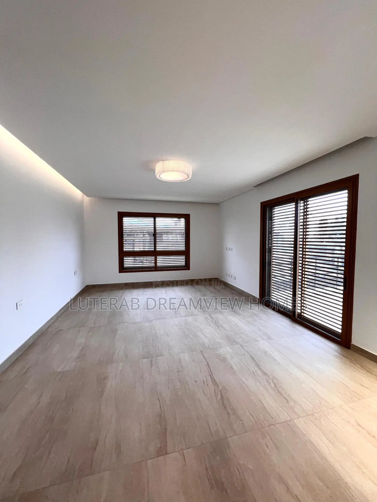 5bdrm Duplex in Heart Asokoro for sale