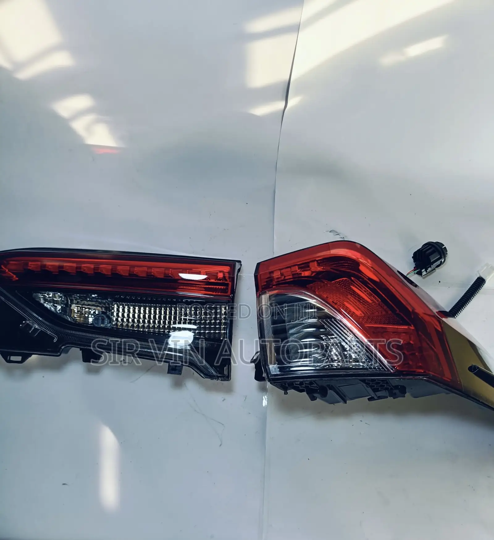 Toyota Rav4 2018/2020 Backlight/Rearlight (Complete With Booth Light)