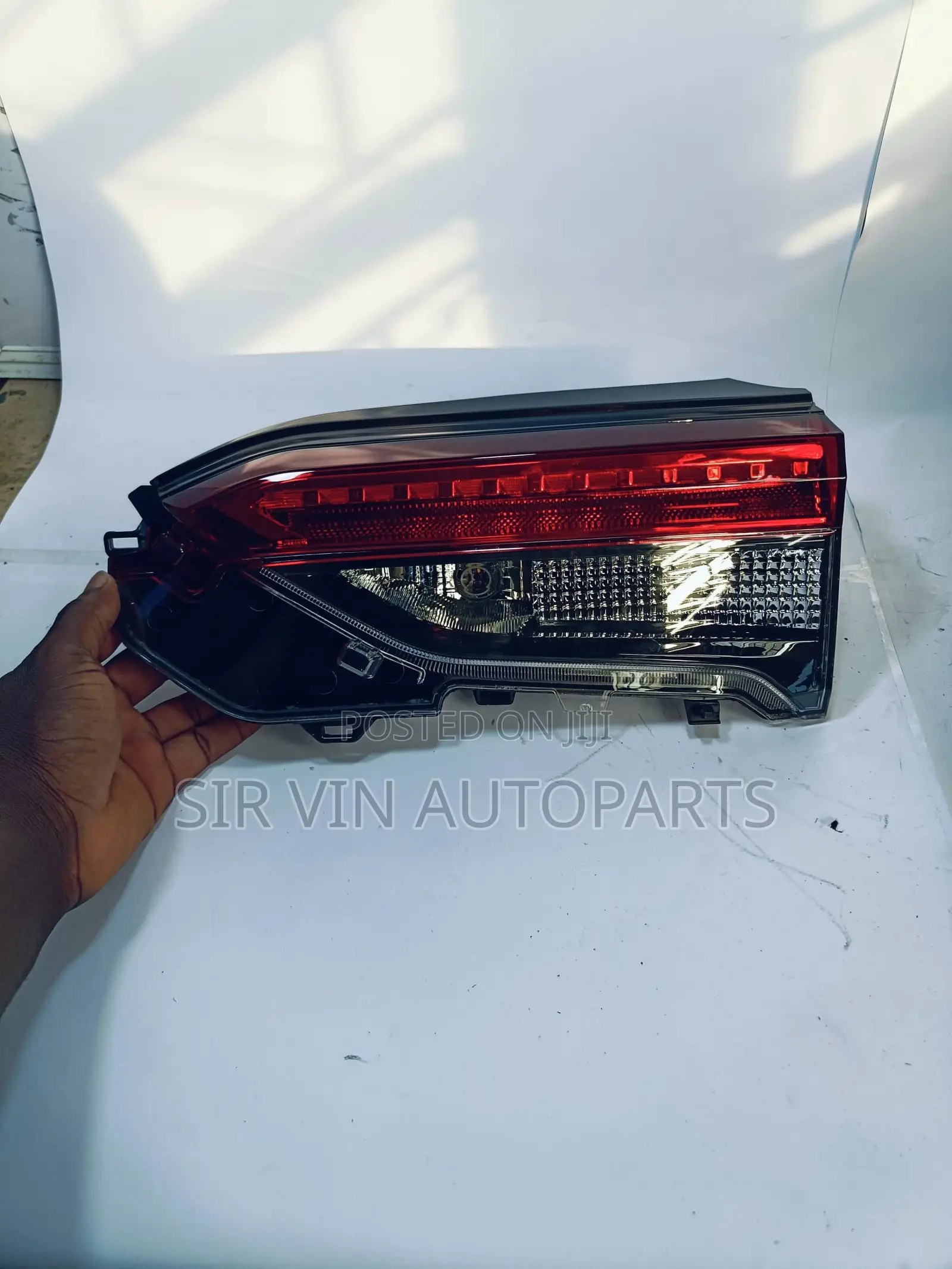 Toyota Rav4 2018/2020 Backlight/Rearlight (Complete With Booth Light)