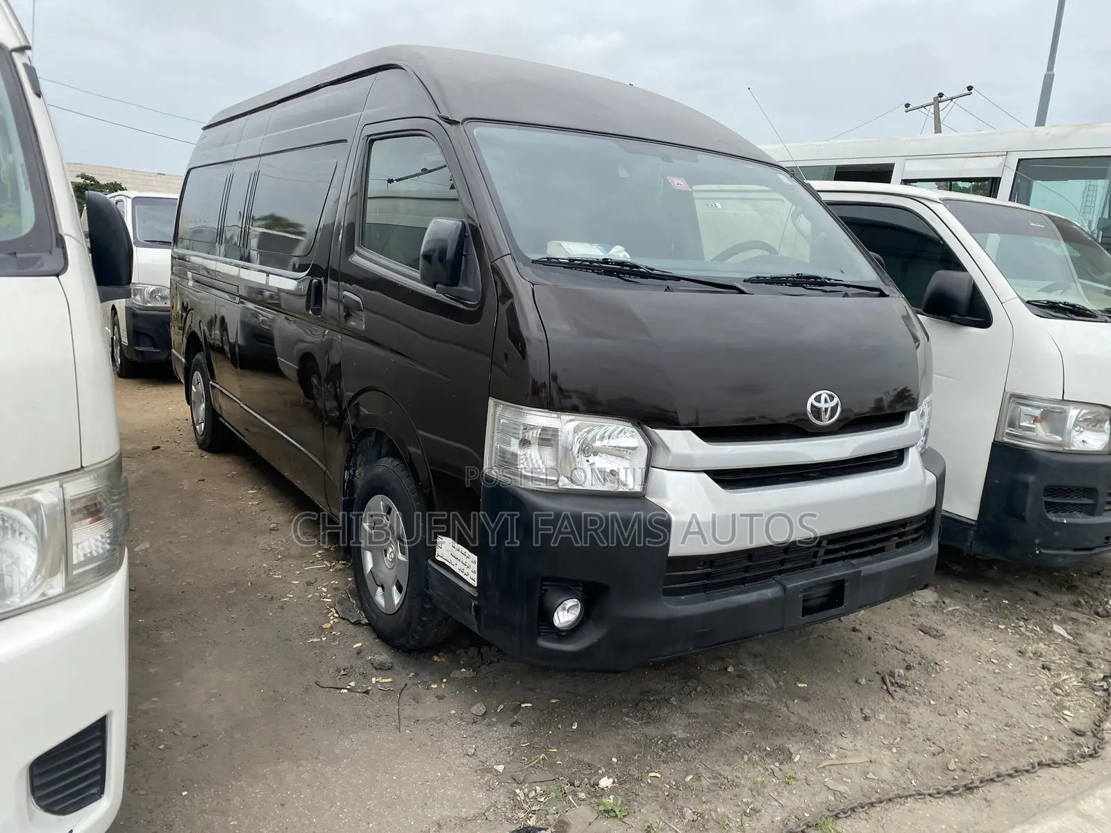 Toyota HiAce 2015 Beige