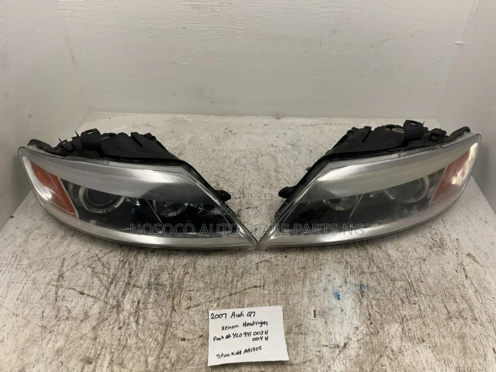 Audi Q7 Head Light 2010
