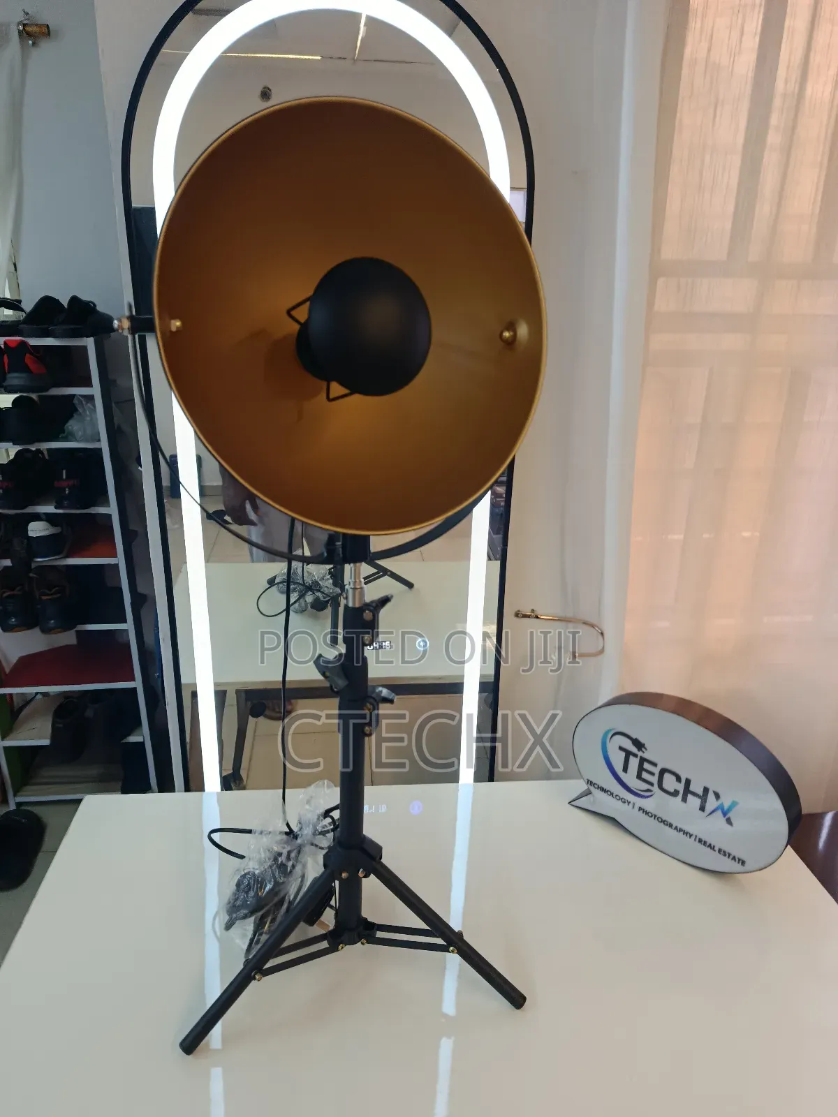 Floor Lamp Jupiter, Vintage Floor Lamp in Black/Gold