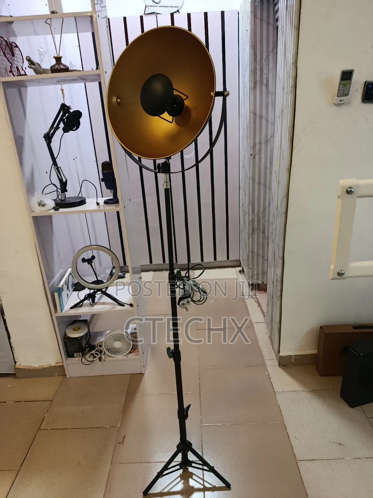 Floor Lamp Jupiter, Vintage Floor Lamp in Black/Gold
