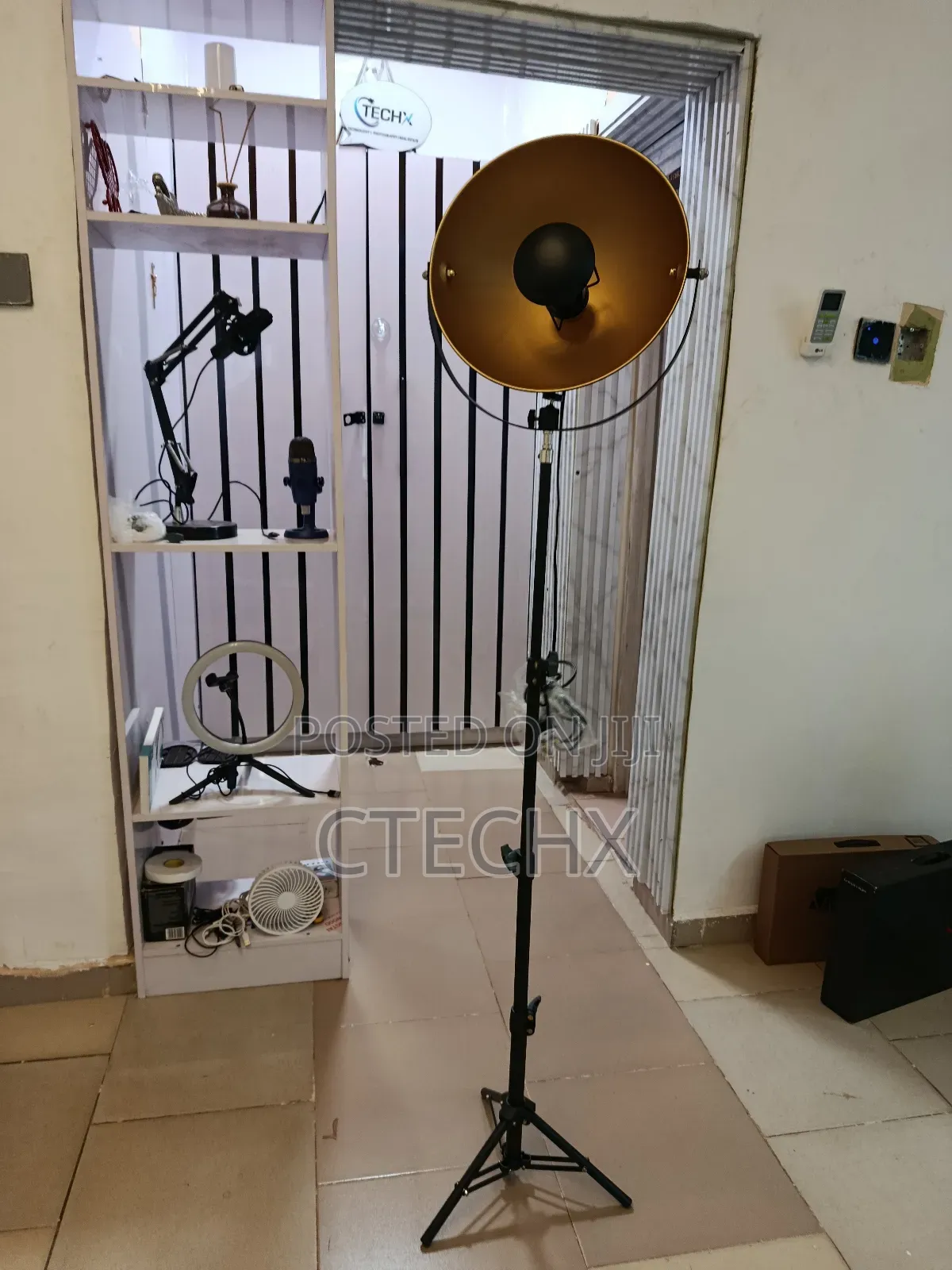 Floor Lamp Jupiter, Vintage Floor Lamp in Black/Gold