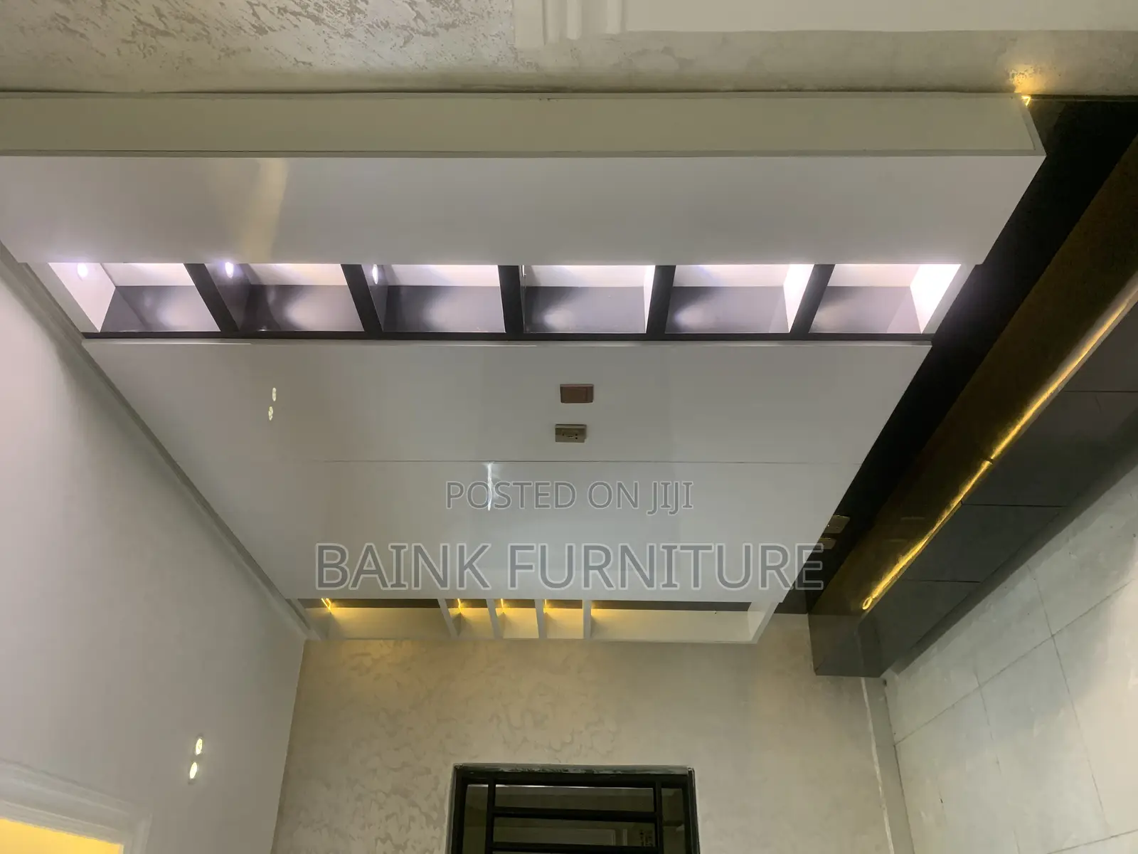 High Glossy Tv Stand