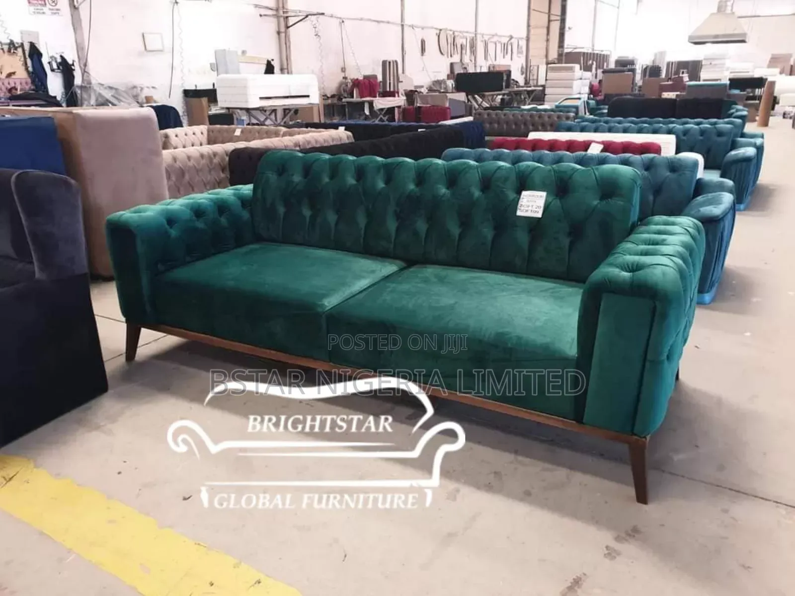 Classic Comfort Redefined: Timeless Sofa Chair With Plush Cushioning