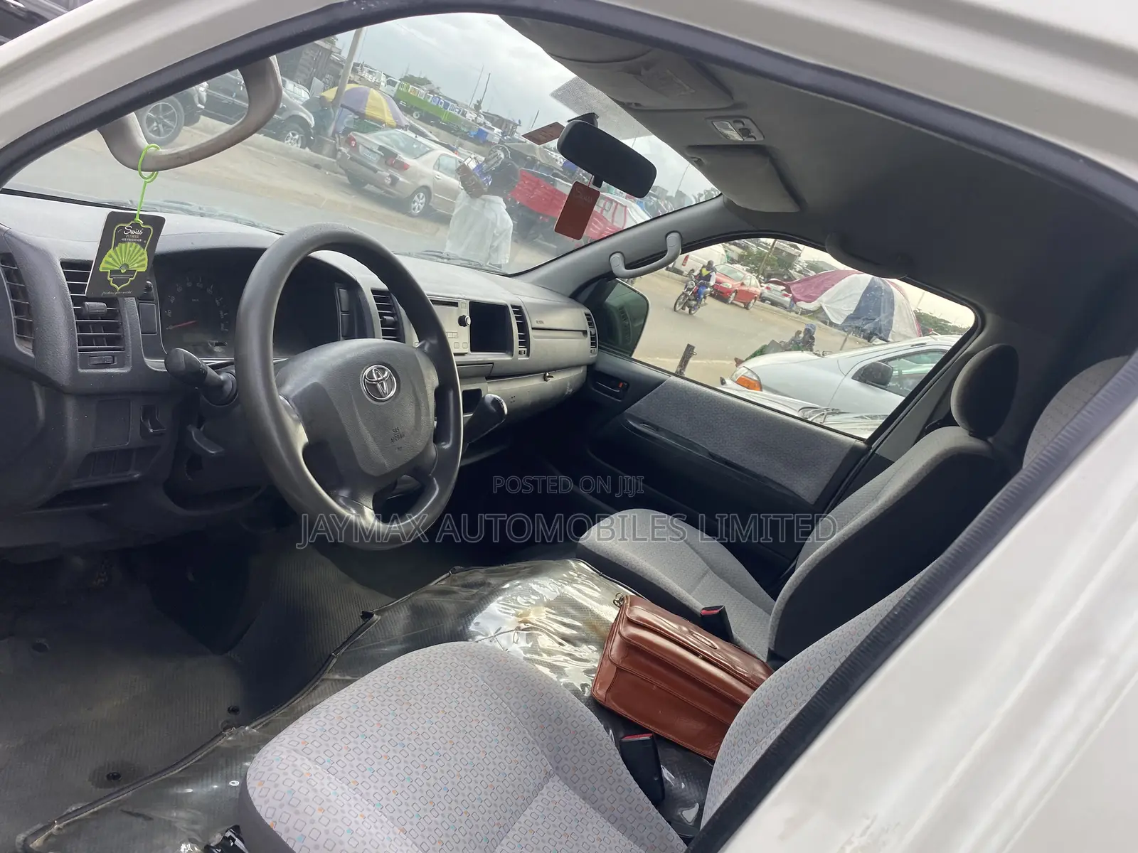 Toyota HiAce 2015 White