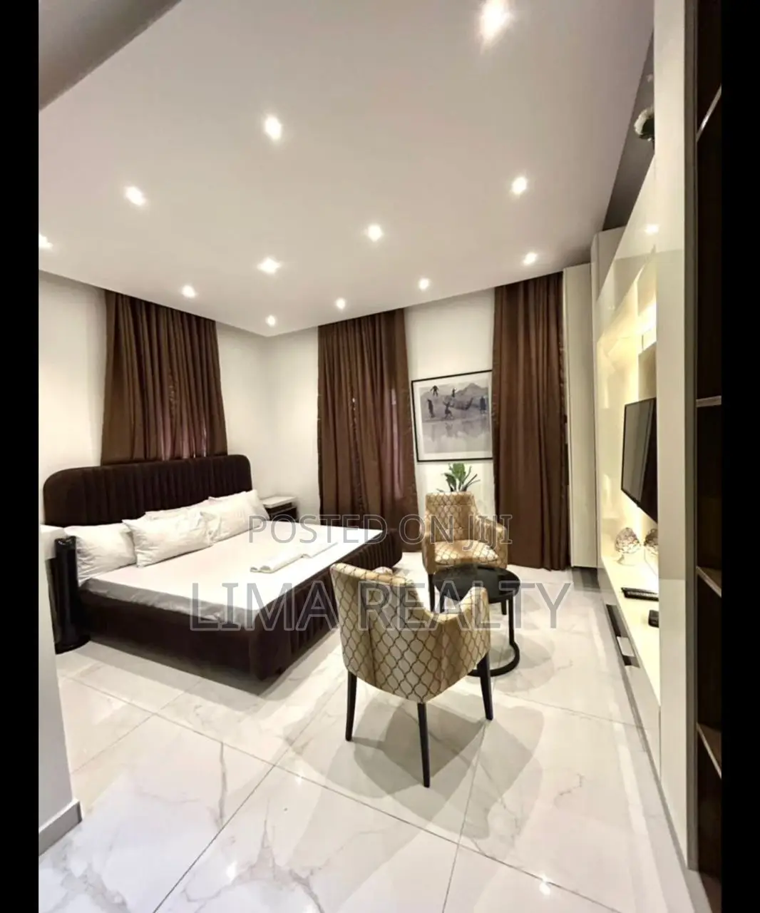 Self Compound 4 Bed Chevron/Party Normal Stay