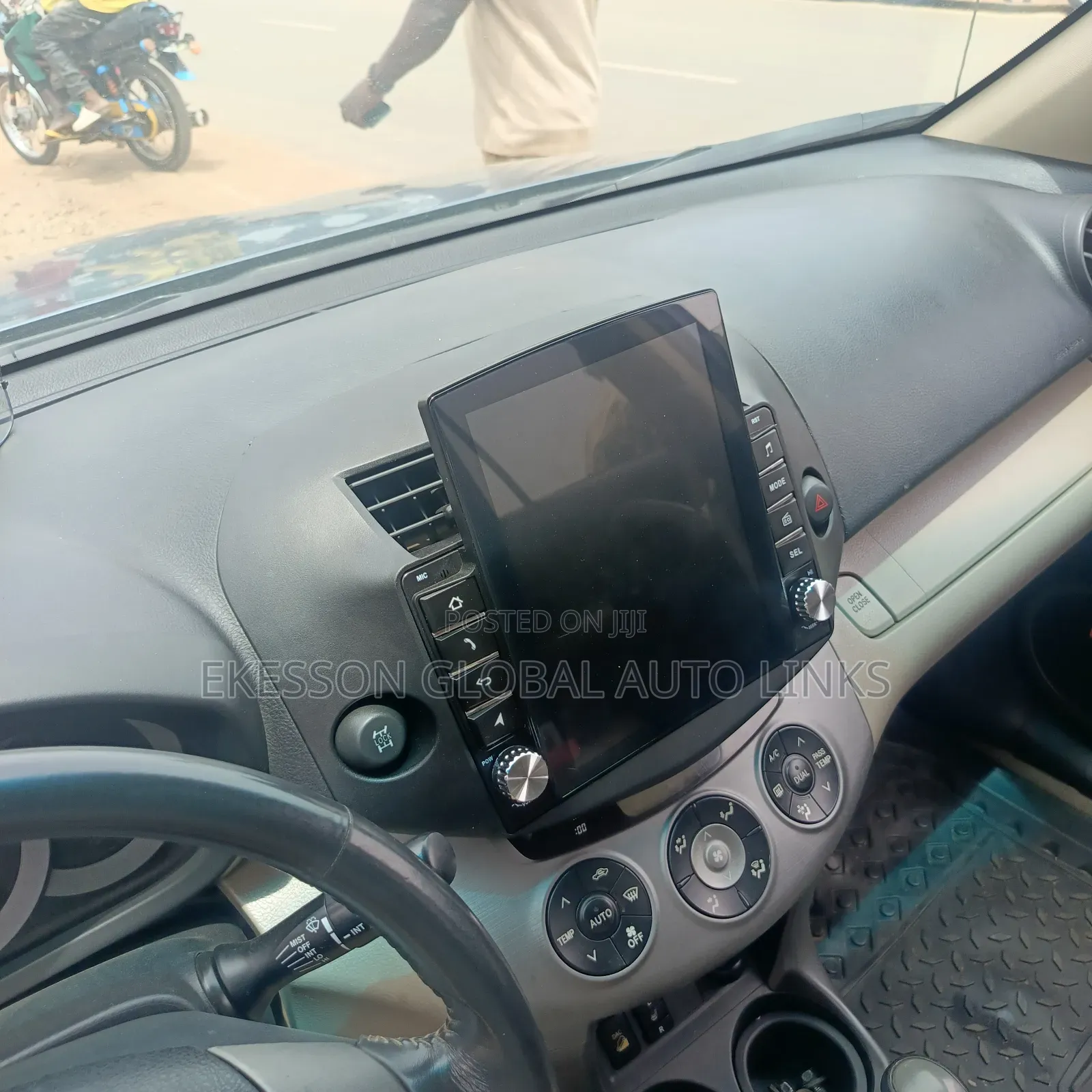 Toyota Rav4 Tesla Android Screen Stereo, With Reverse Camera and GPS