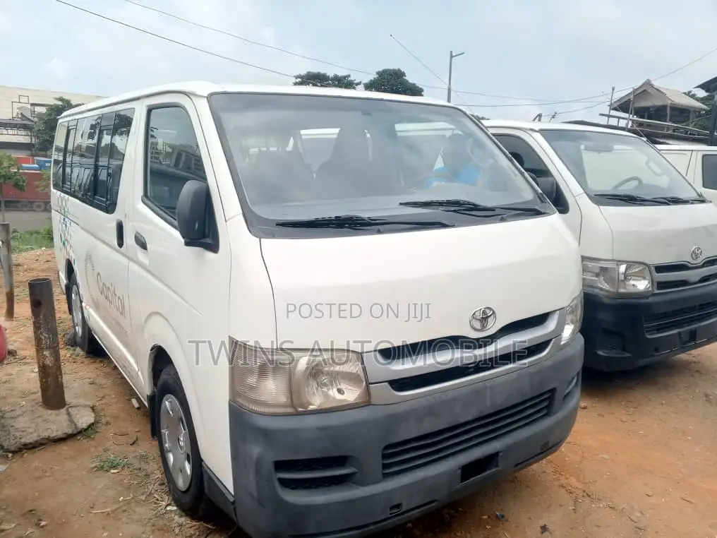 Toyota HiAce 2011 White