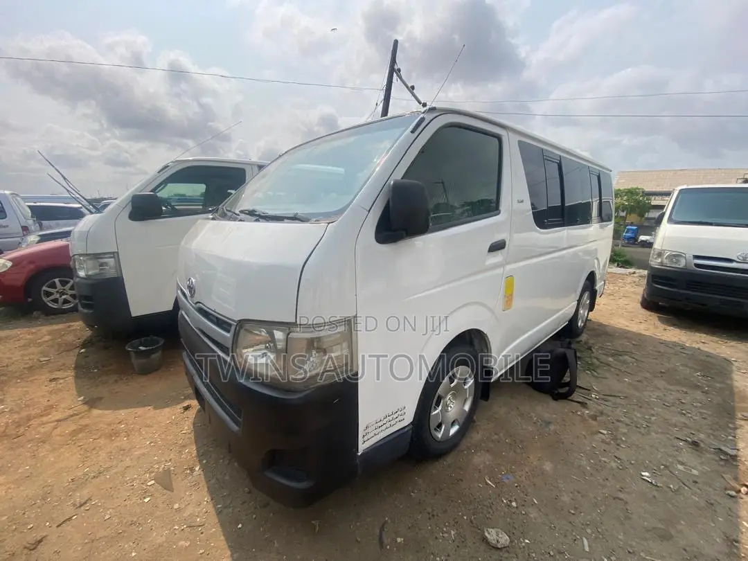 Toyota HiAce 2010 White
