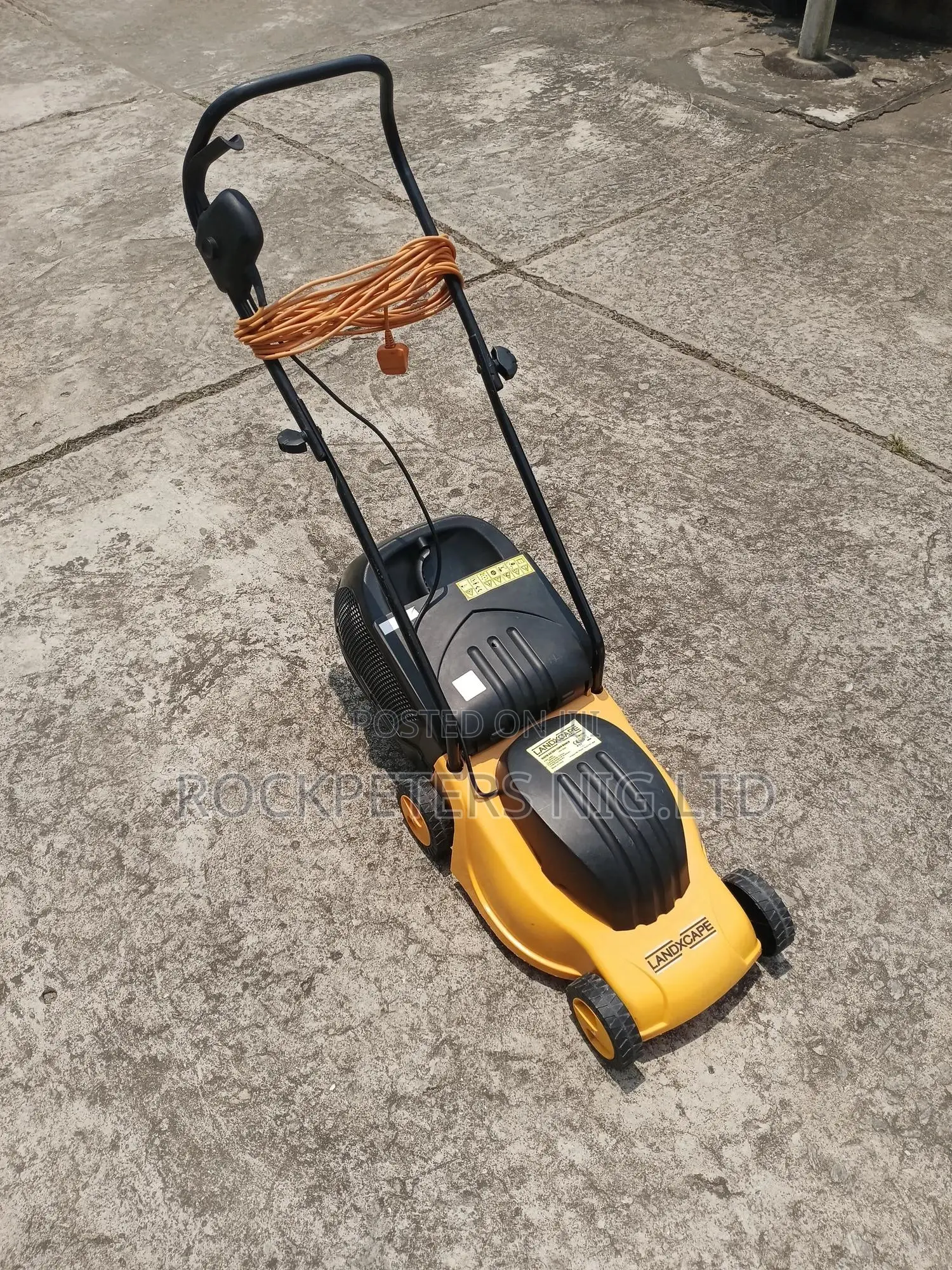Landxcape 1000w Rotary Lawn Mower, Model Glm32a1
