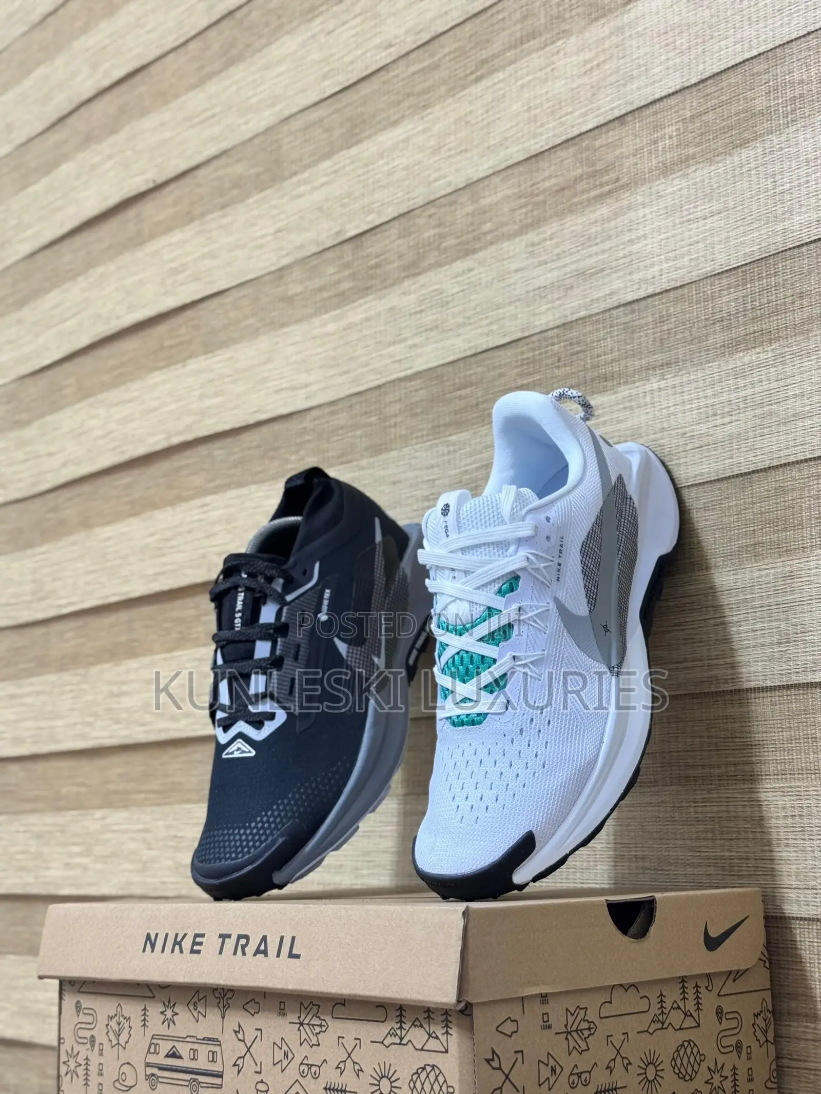 Original Nike Pegasus Trail 5 Gore-Tex Black / White Sneakers