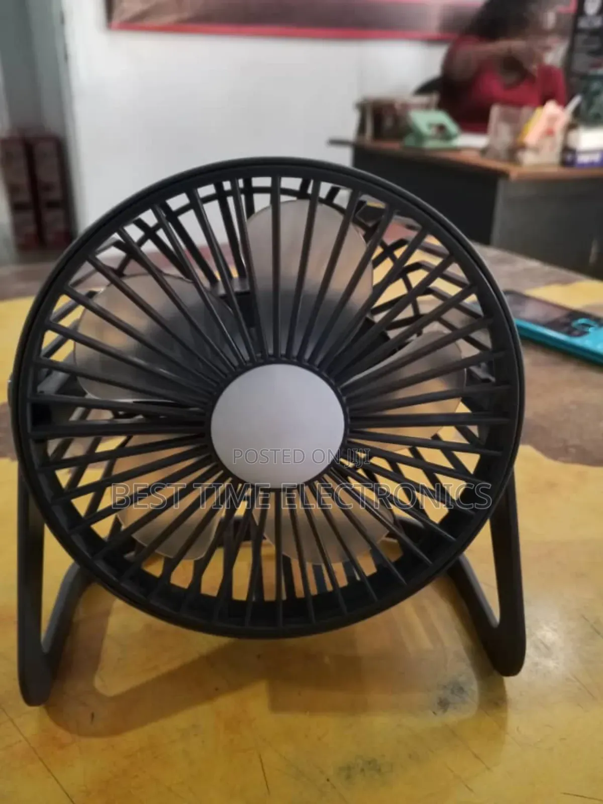 Andrakk Rechargeable Mini Fan
