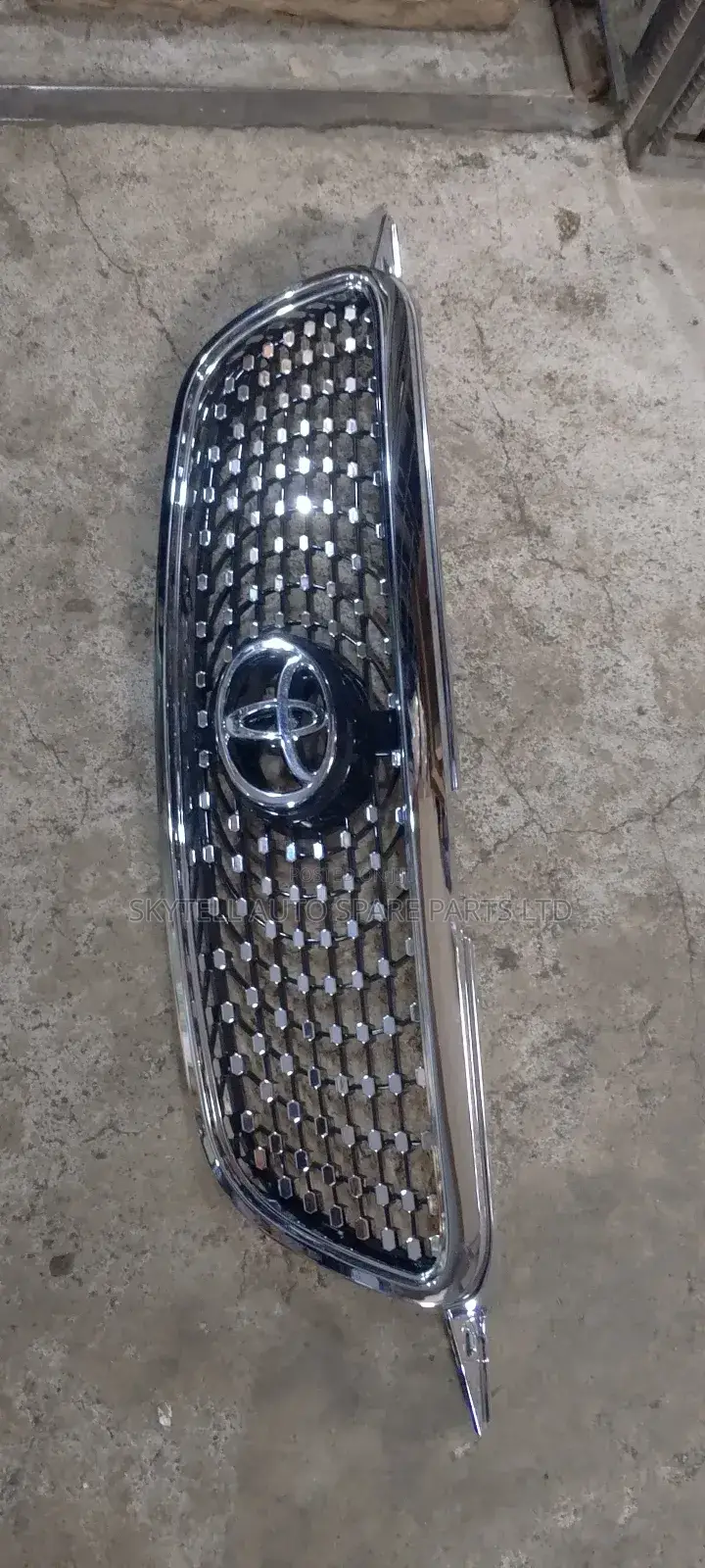 Front Grill For Toyota Corolla 2005