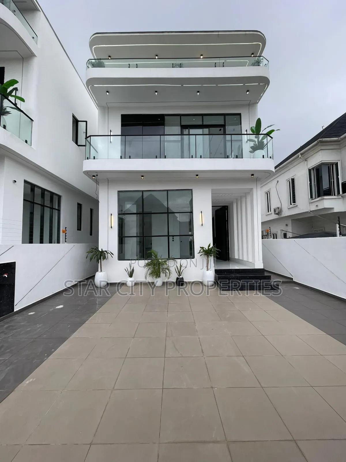 5bdrm House in Chevron, Lekki Phase 2 for sale
