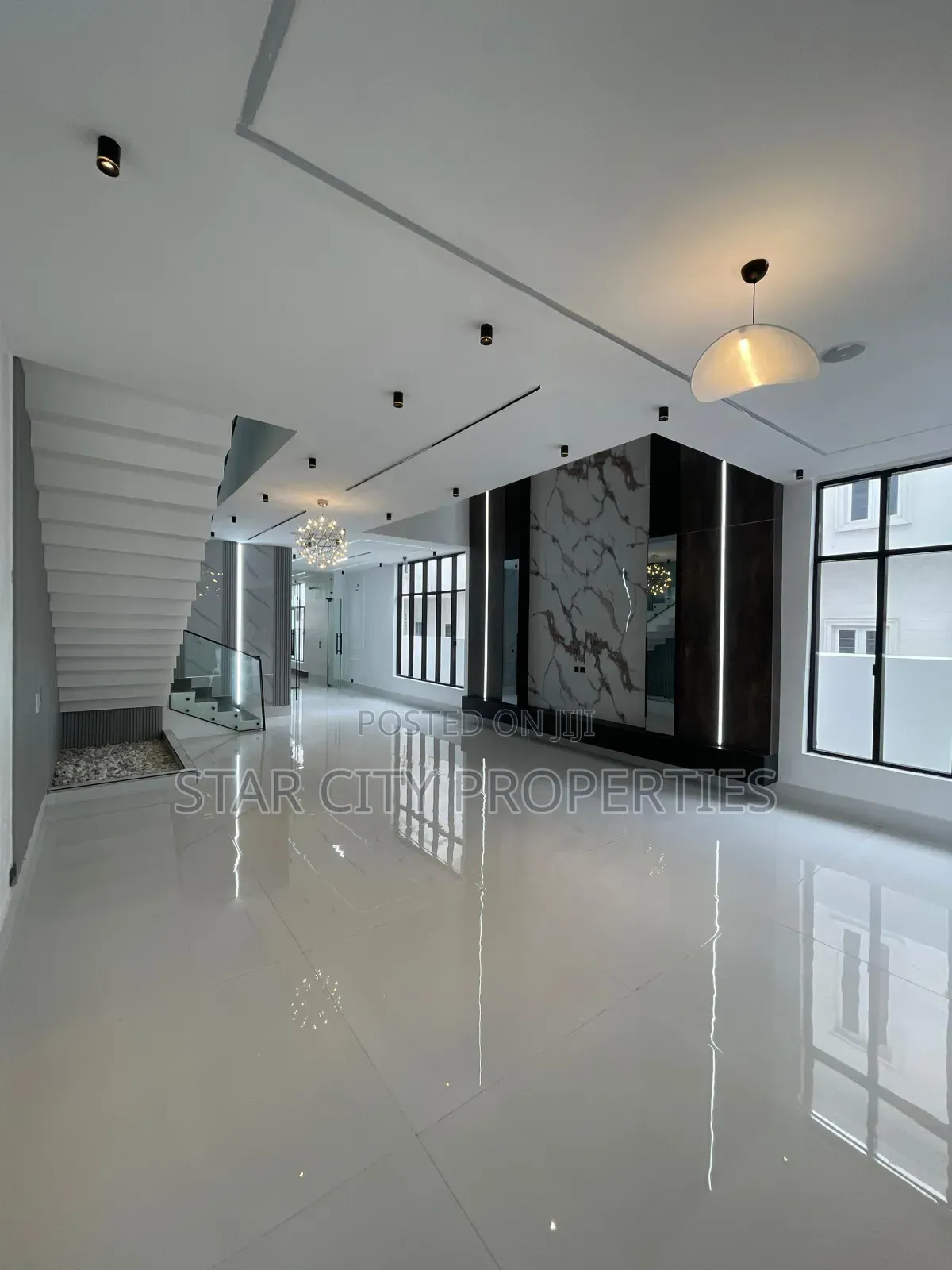 5bdrm House in Chevron, Lekki Phase 2 for sale