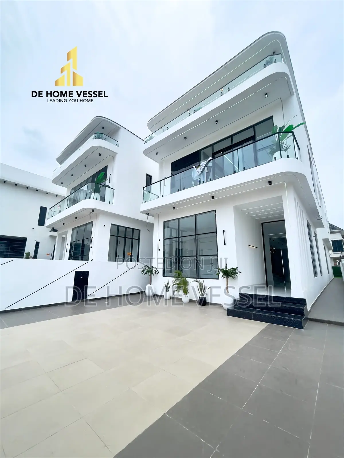 5bdrm Duplex in Lekki for sale