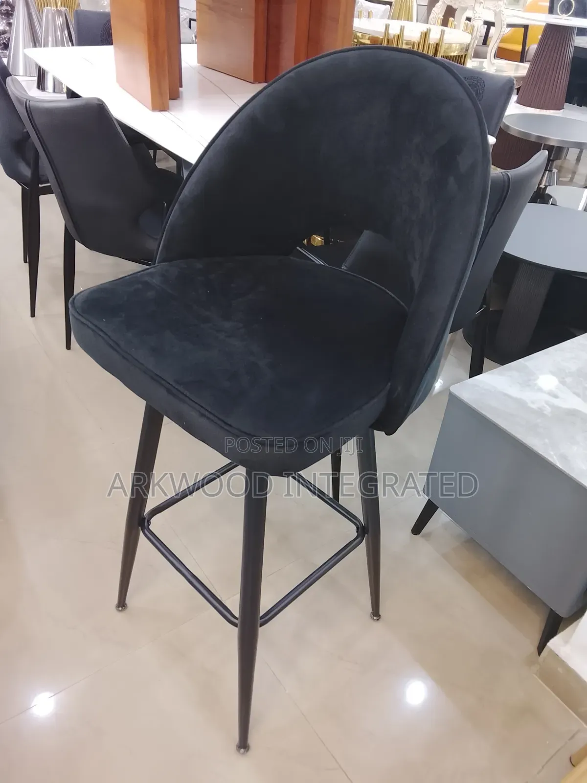 4 Metal Leg Kitchen/Bar Stool