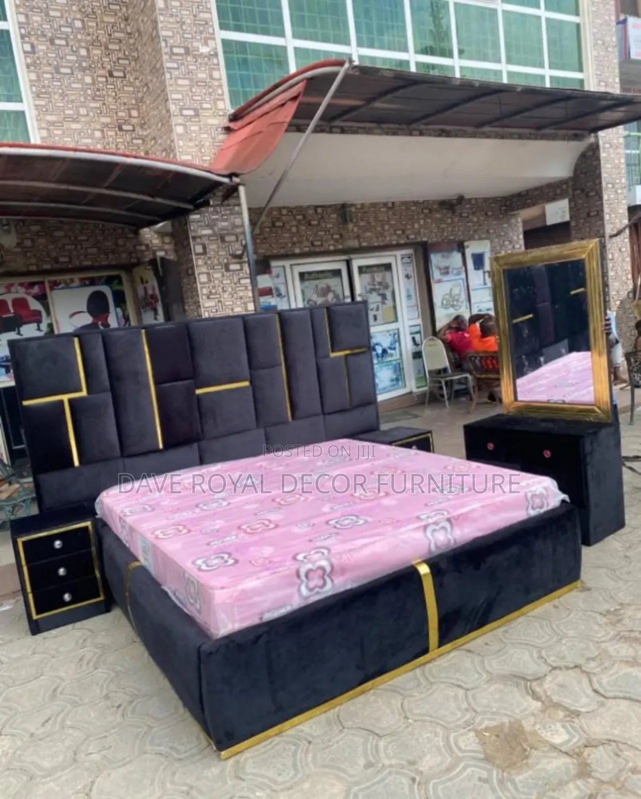 Quality 6x6 Bed With Two Bedsides and Console Mirror