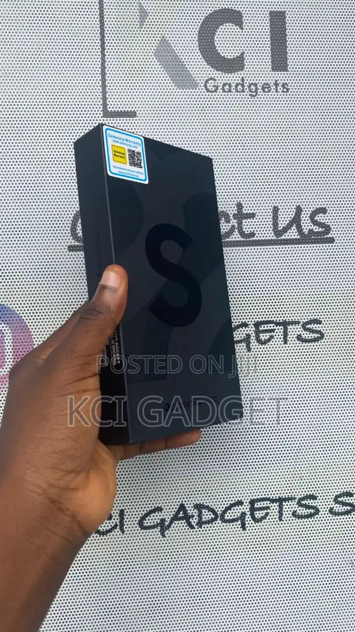 New Samsung Galaxy S22 Ultra 5G 128 GB