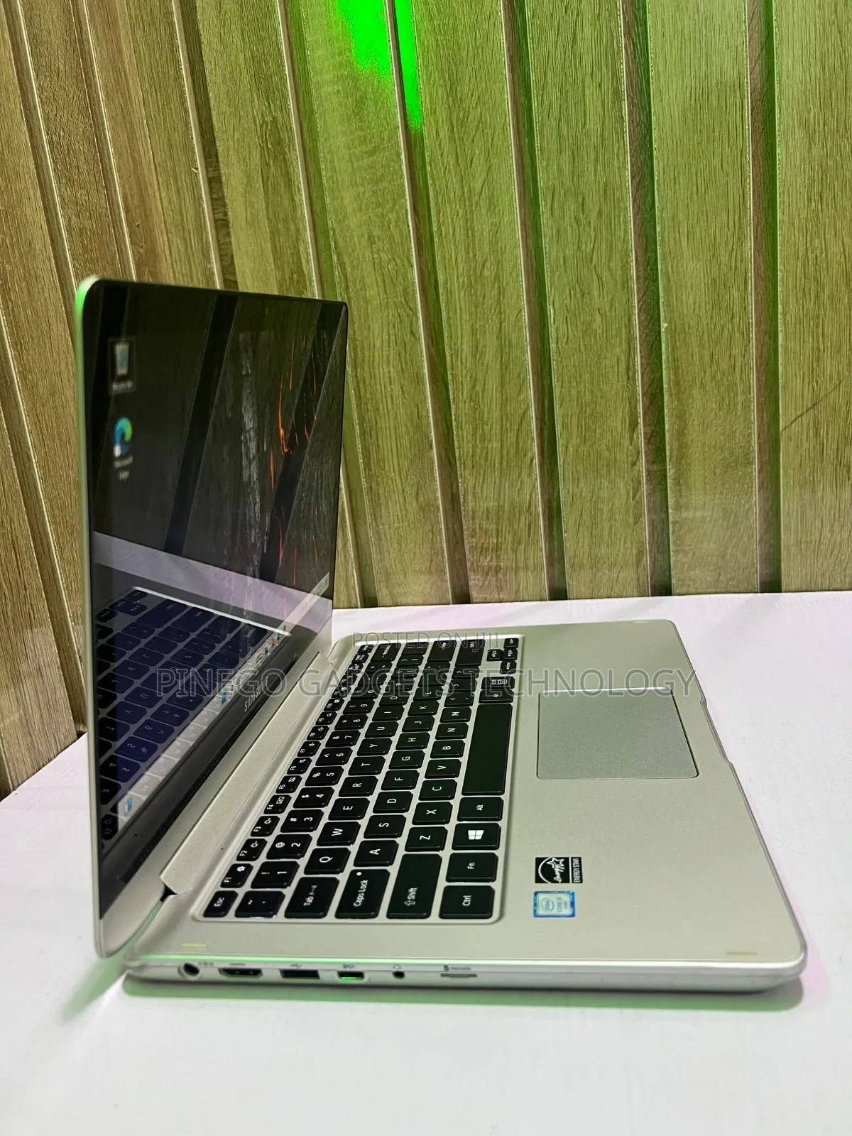 Laptop Samsung NP740U3E 8GB Intel Core I5 SSD 256GB