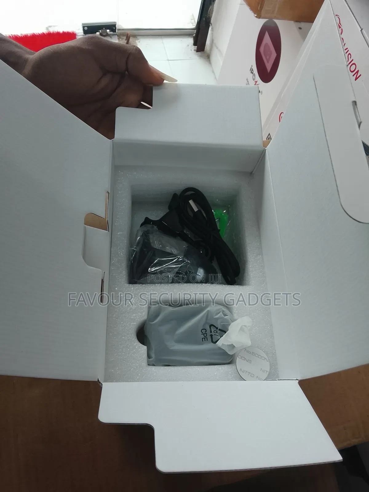 4g Ubox Solar Powered Battery Camera