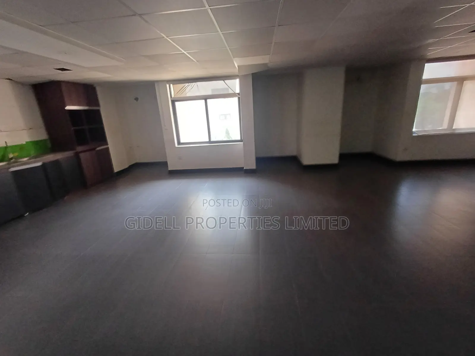 Serviced 1000sqm Office Space on the Fourth Floor With Elevator